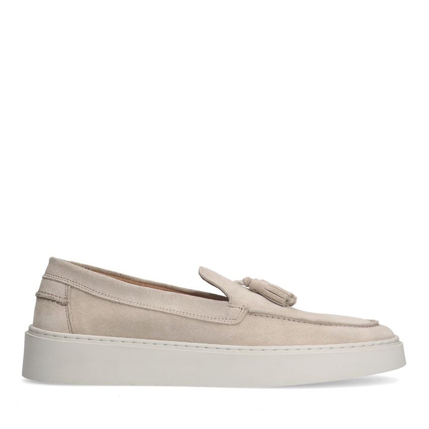 Manfield Beige suède loafers met kwastjes