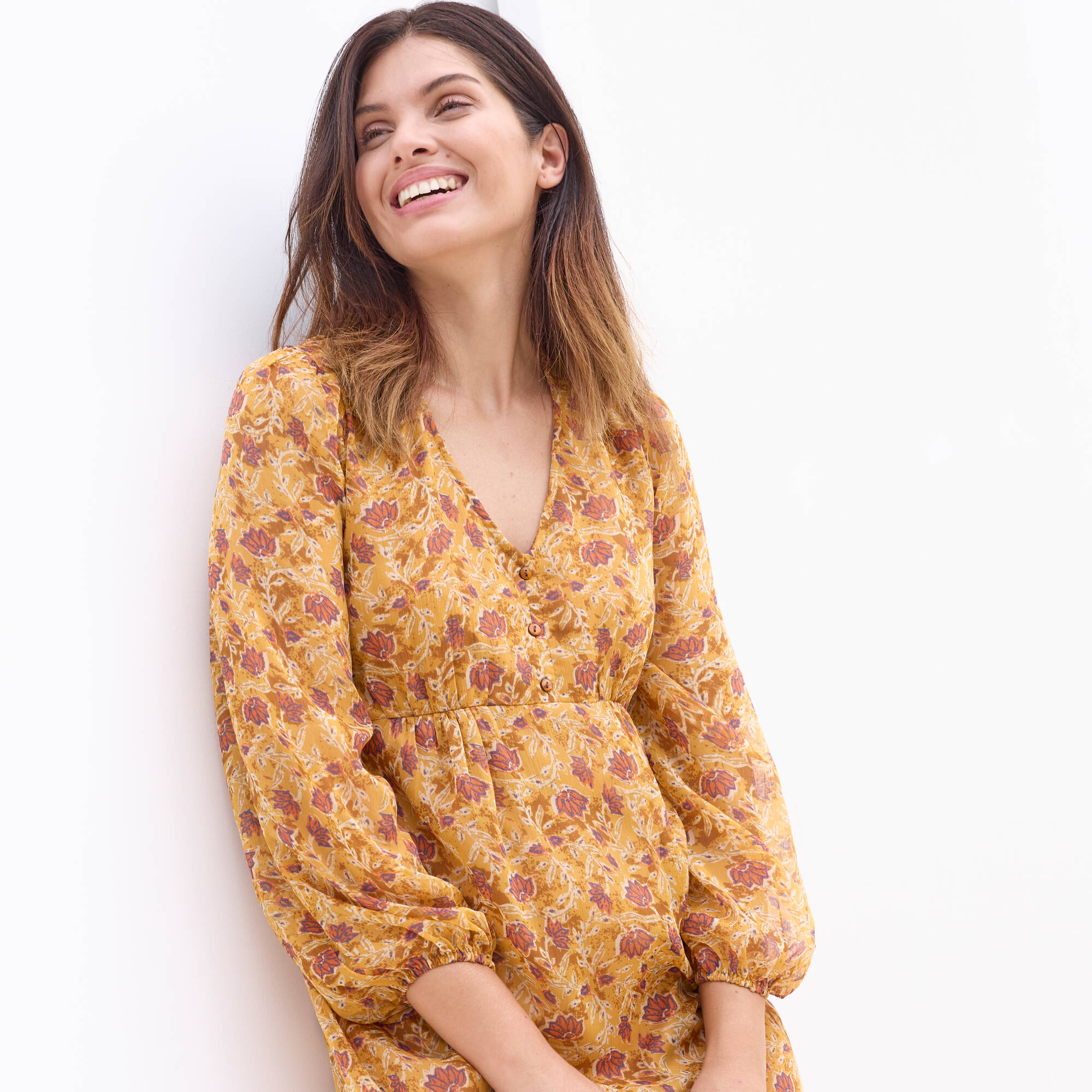 Robe courte, en voile imprimé