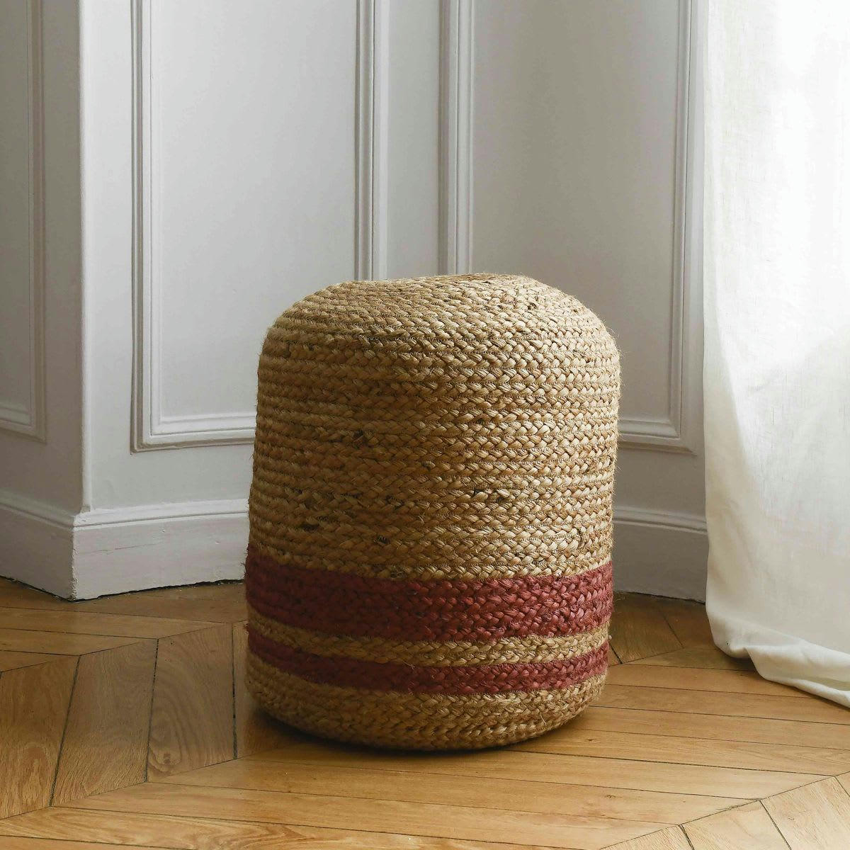 - Pouf en jute