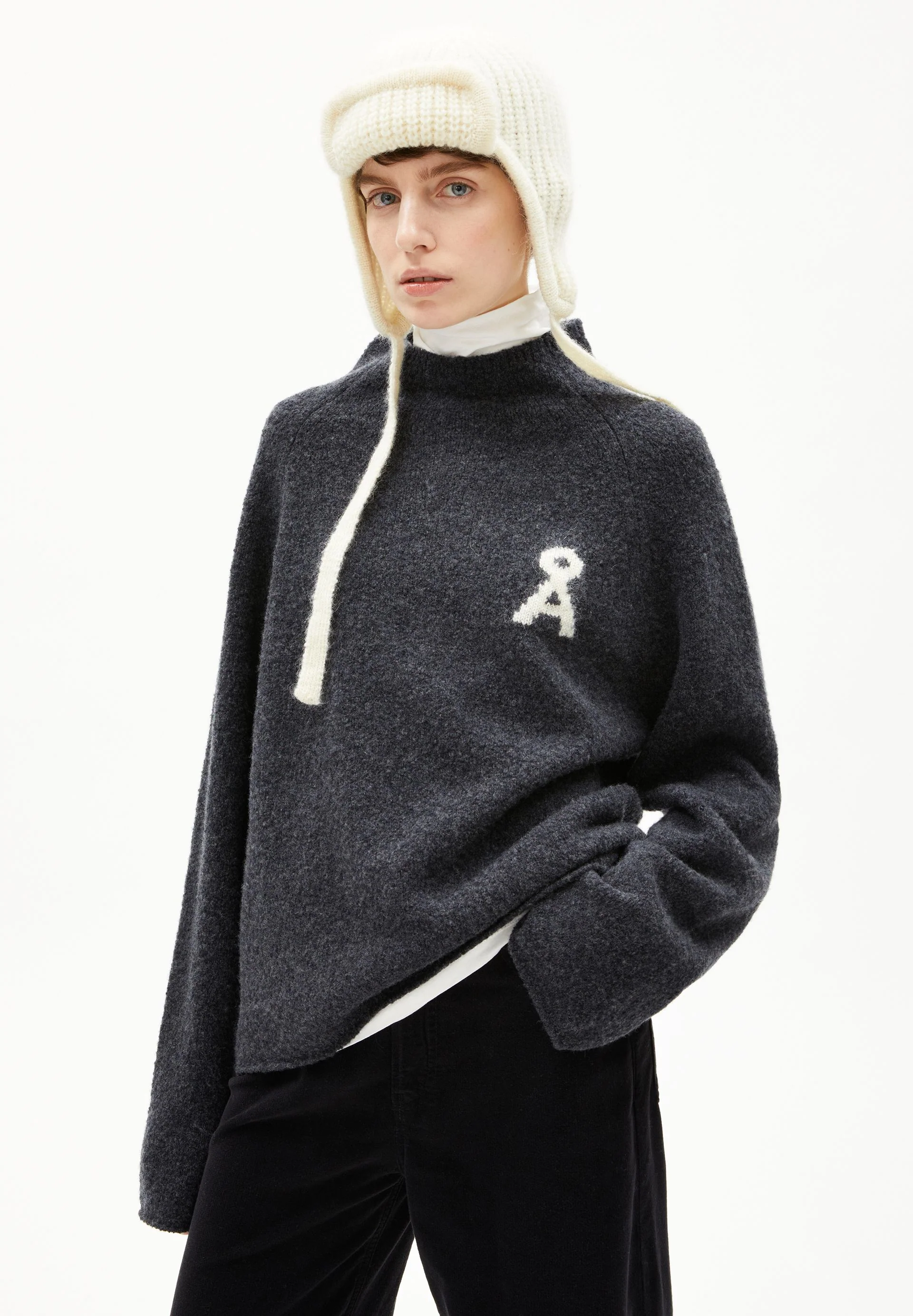 ICONIC Å BOUCLÉ SWEATER