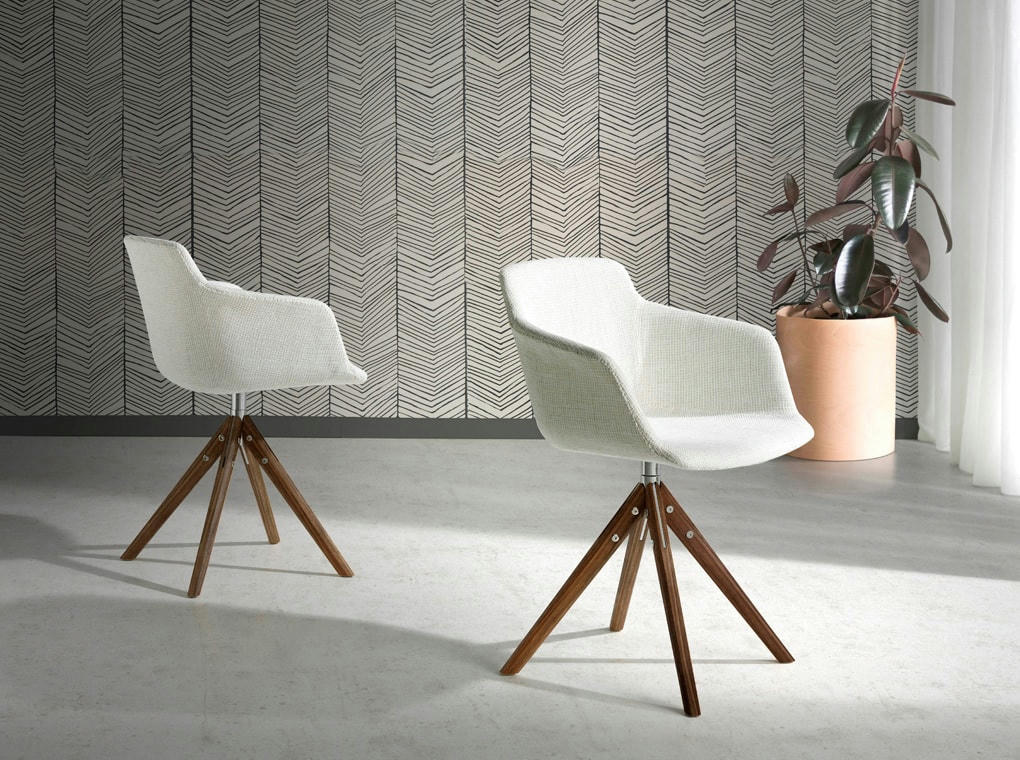 - Chaise pivotante en tissu et effet bois noyer