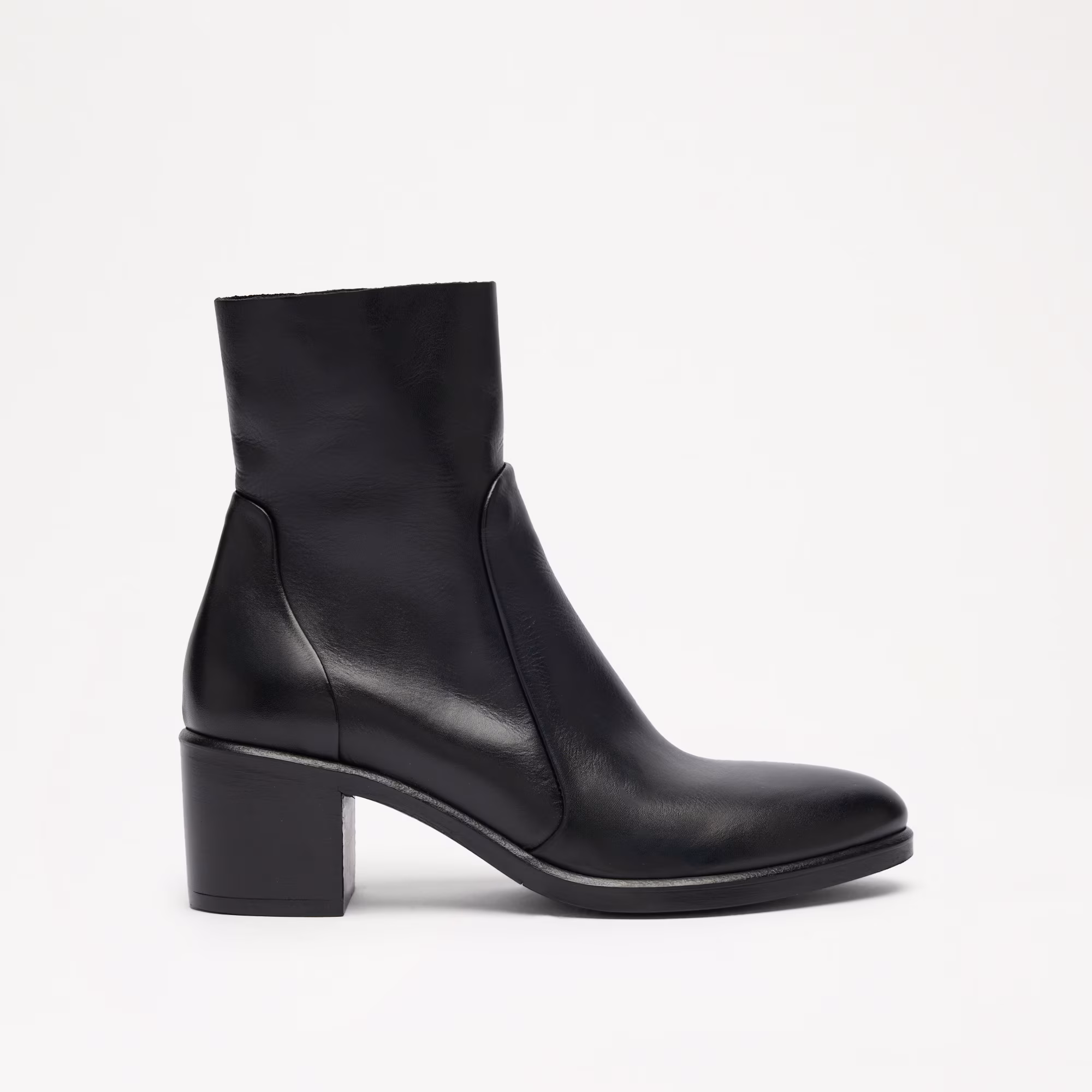 KickingSlim Ankle Boot