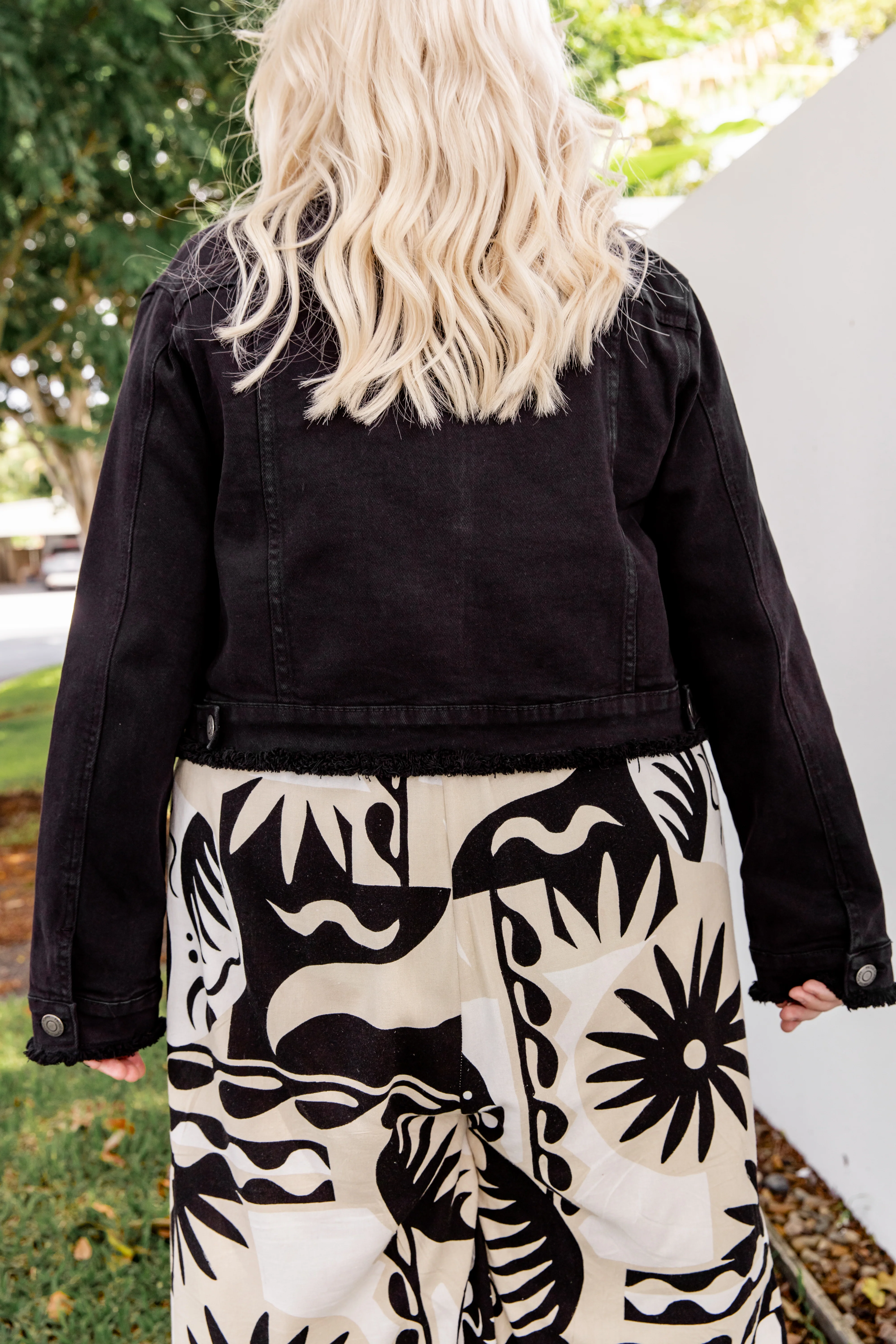 Kenzi Cropped Denim Jacket in Black