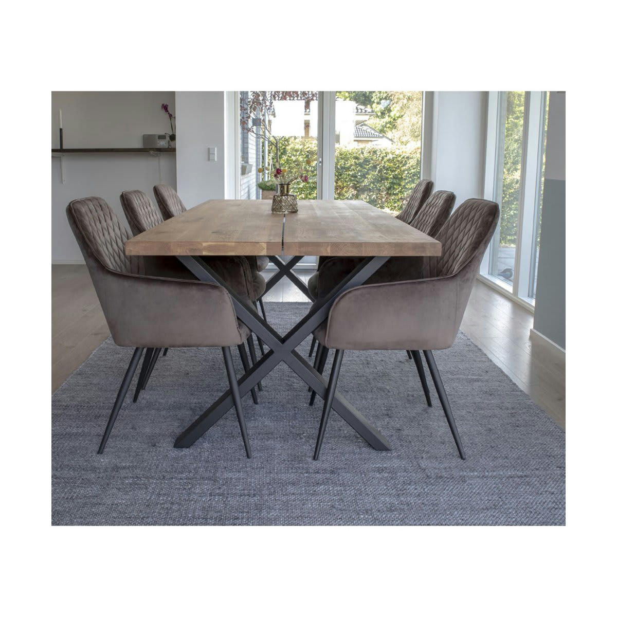 COLGA - Chaise moderne en velours côtelé taupe