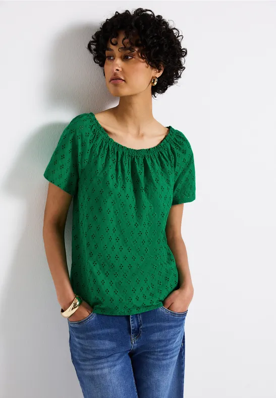 Bluse mit Lochstickerei