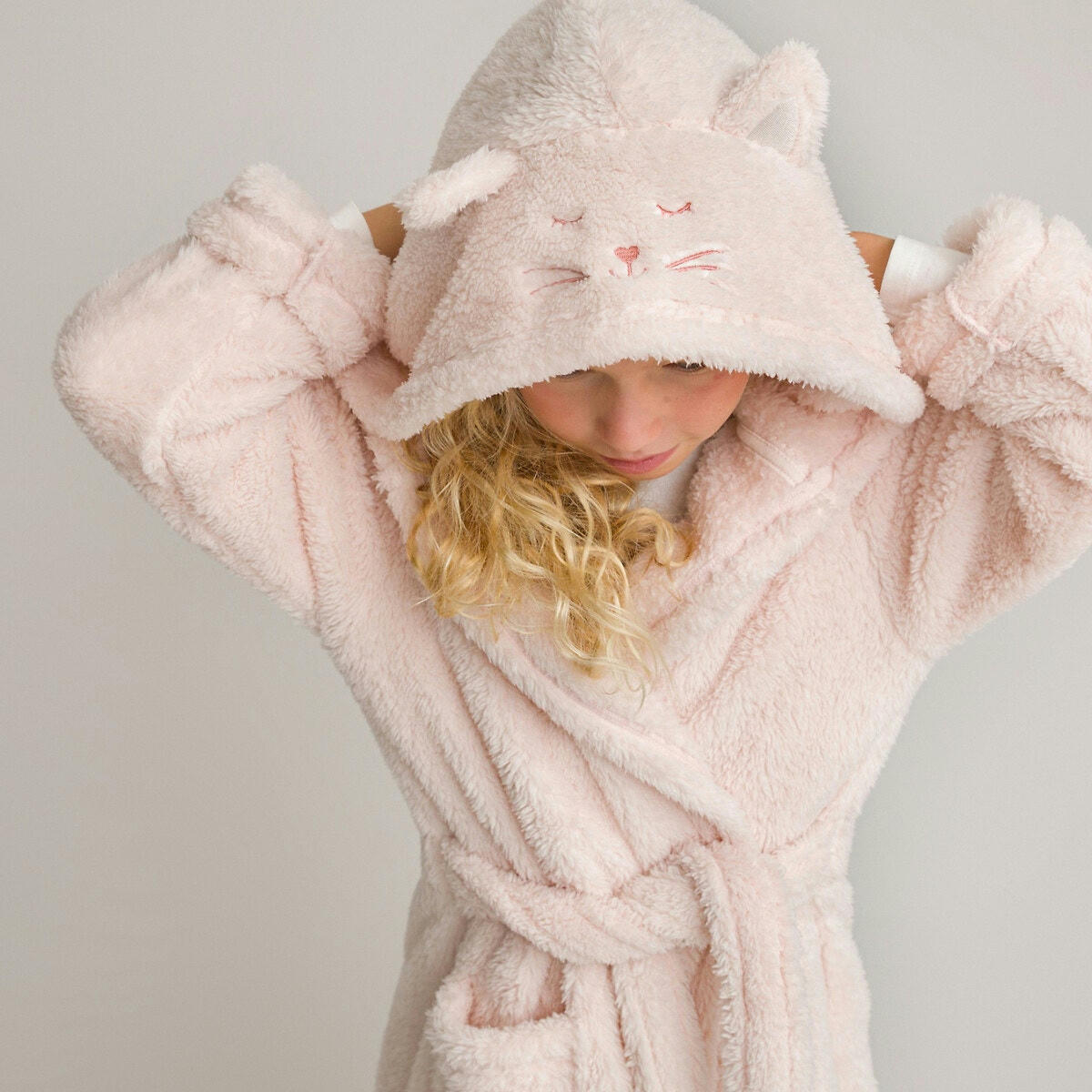 Robe de chambre en polaire, motif chat brodé