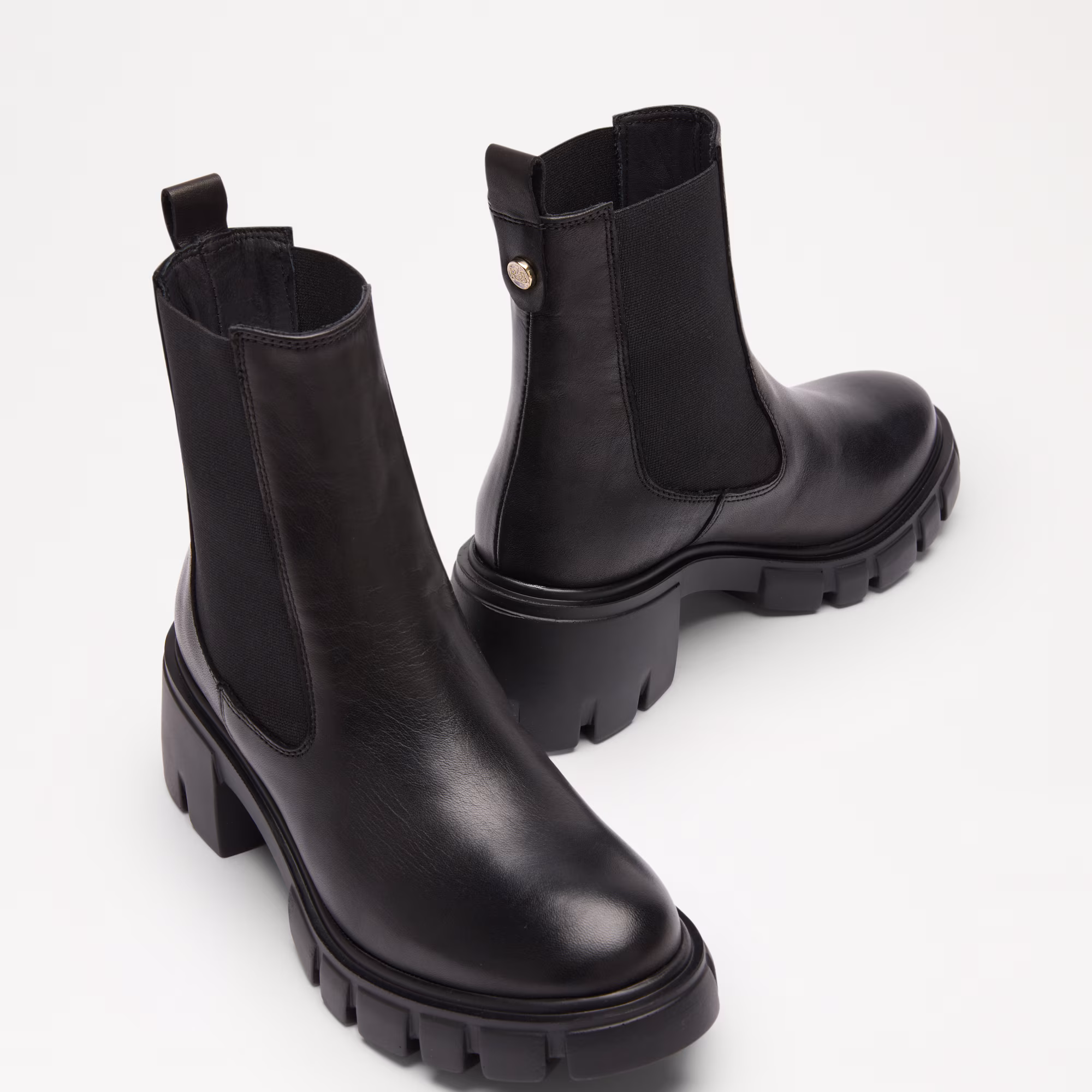 City Low<br>Cleated Heel Chelsea Boot