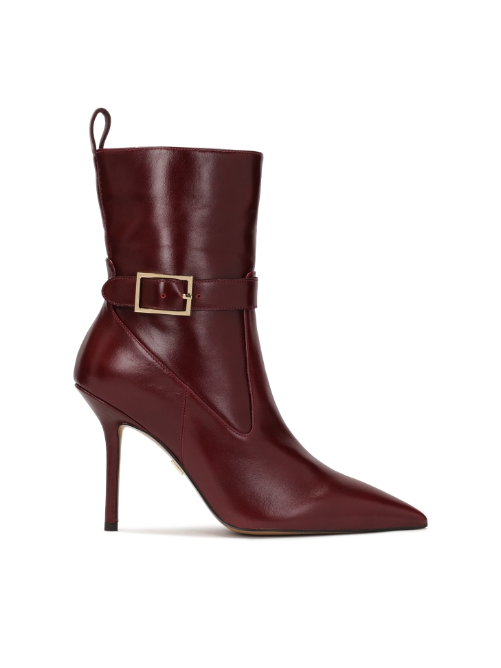 Maroon boots with pointed toes