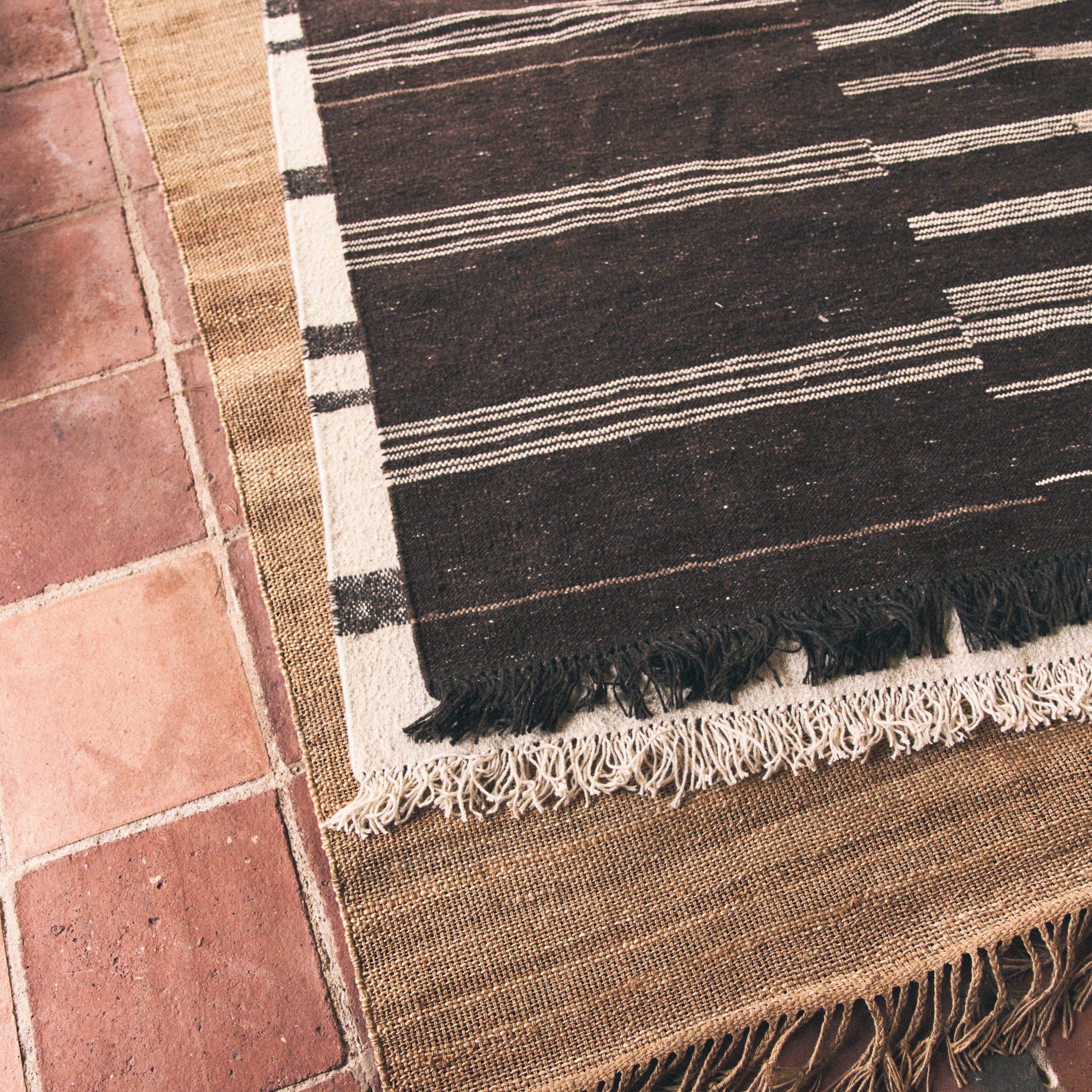 HKliving Striped Woolen Kelim Vloerkleed 150 x 240 cm - Bruin