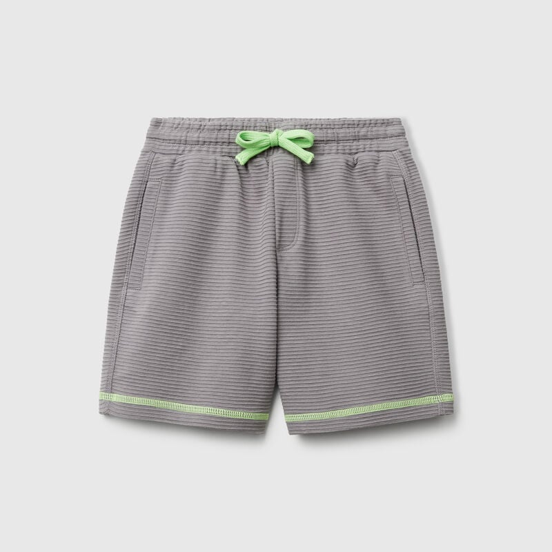 Shorts in light sweat