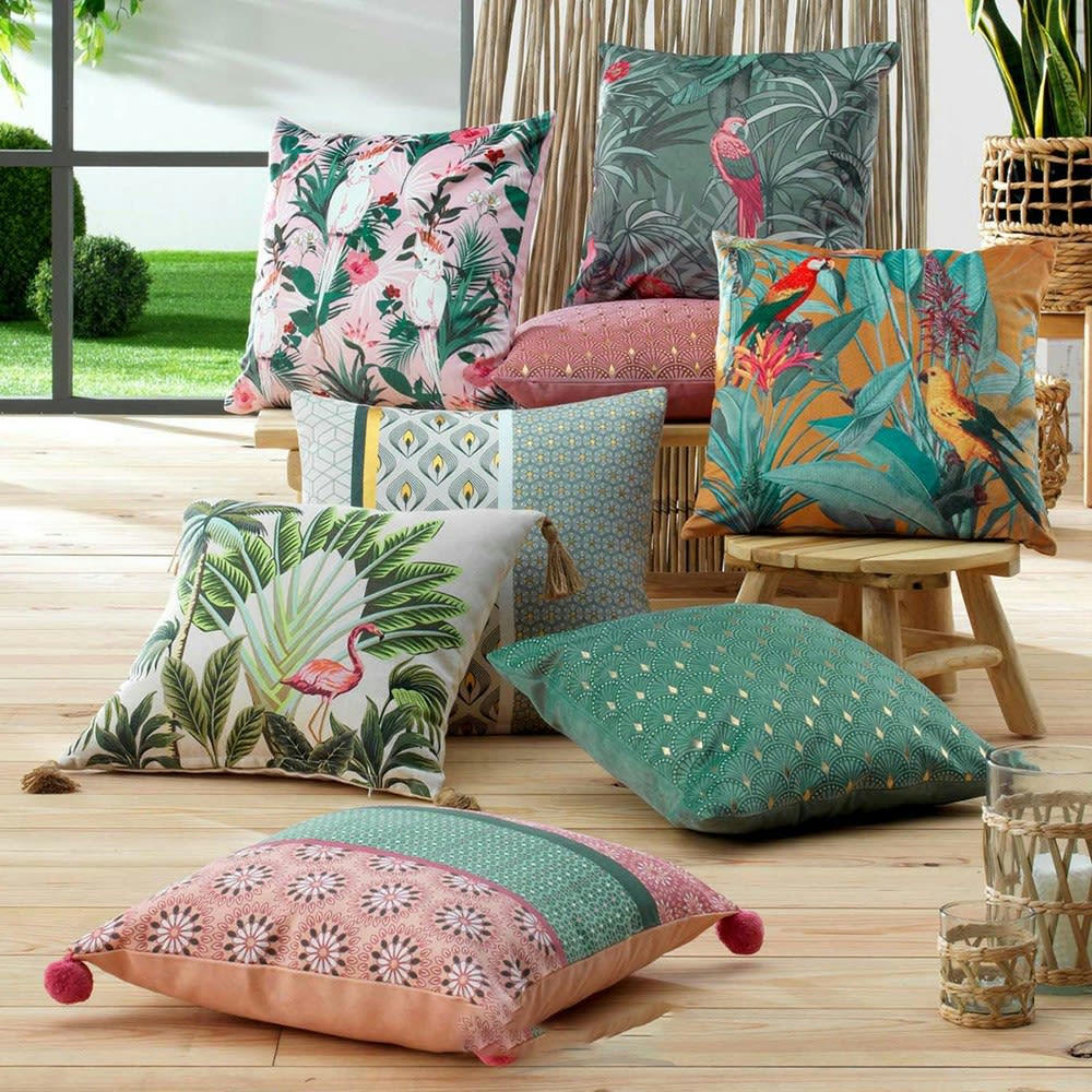 CRUZABEL - Housse de coussin pompons coton 40x40cm