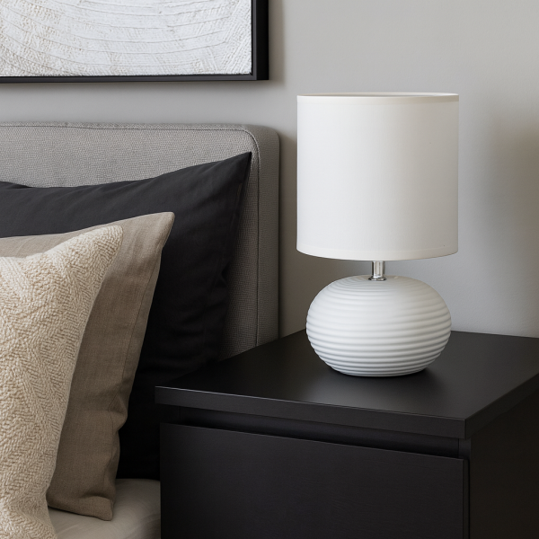Lampa ceramiczna Livello 23cm biała lampka nocna z kablem abażur