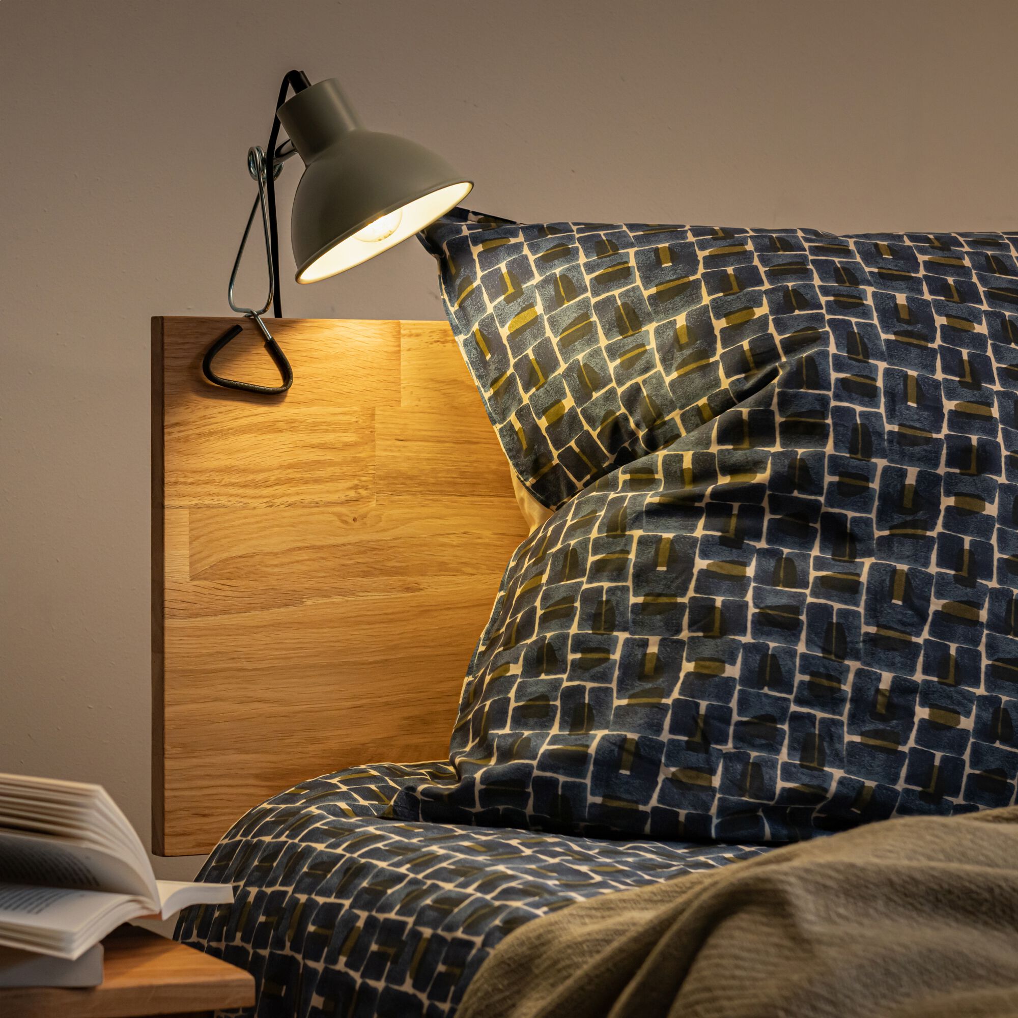 LONEA - Lampe de bureau à clipser en acier H31cm - vert