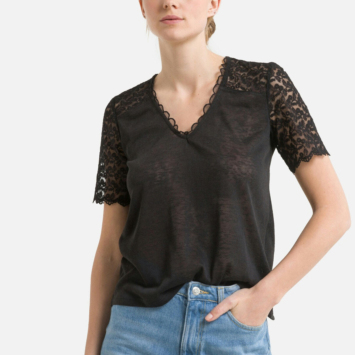 Blouse col V, dentelle