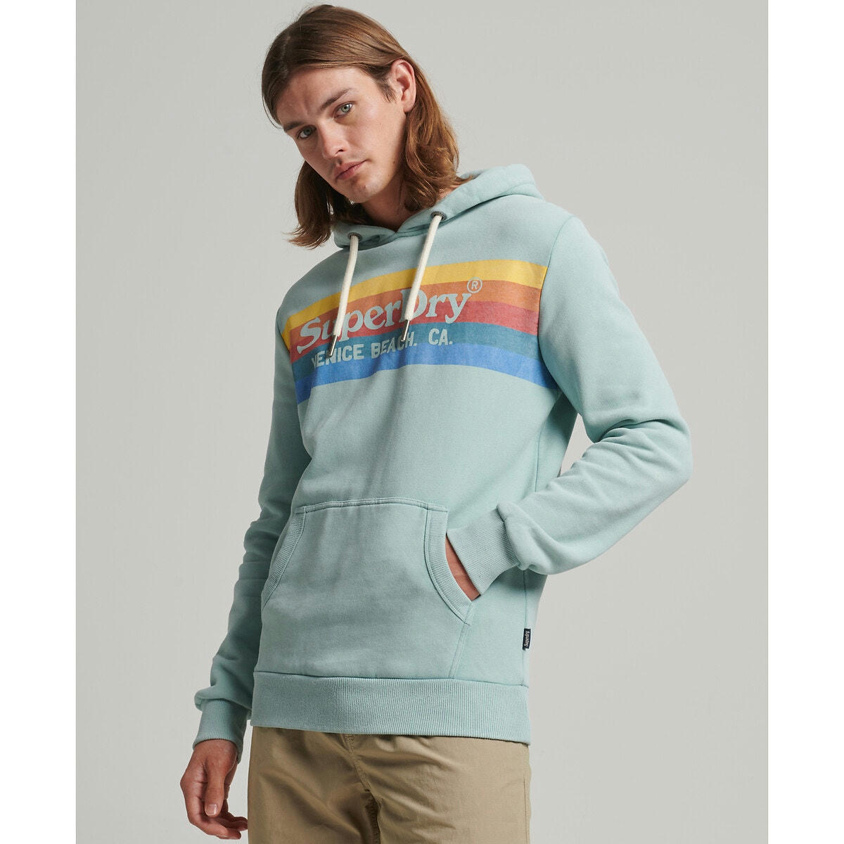 Sweat à capuche et logo