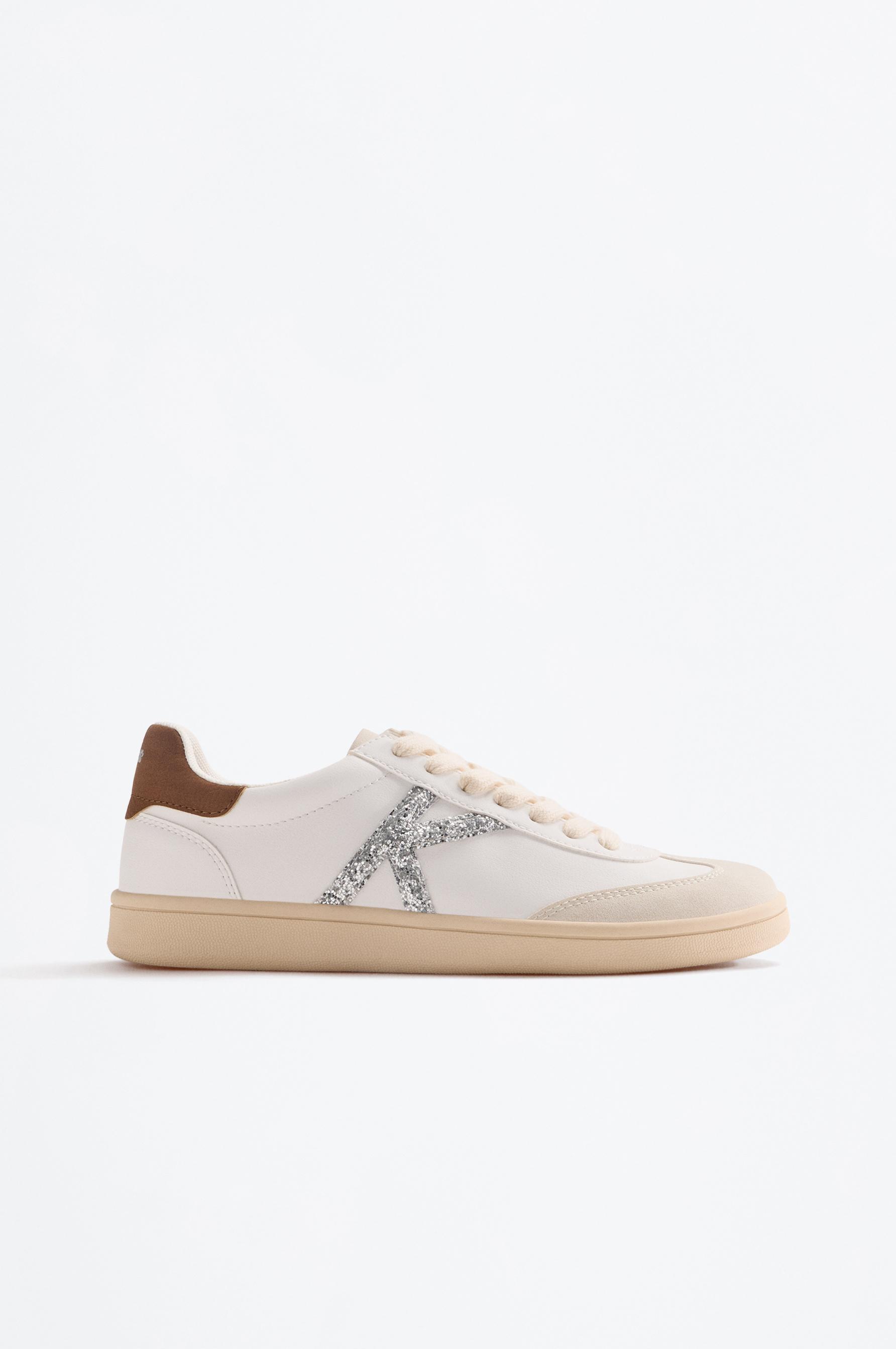 ZAPATILLA KELME DETALLE PURPURINA