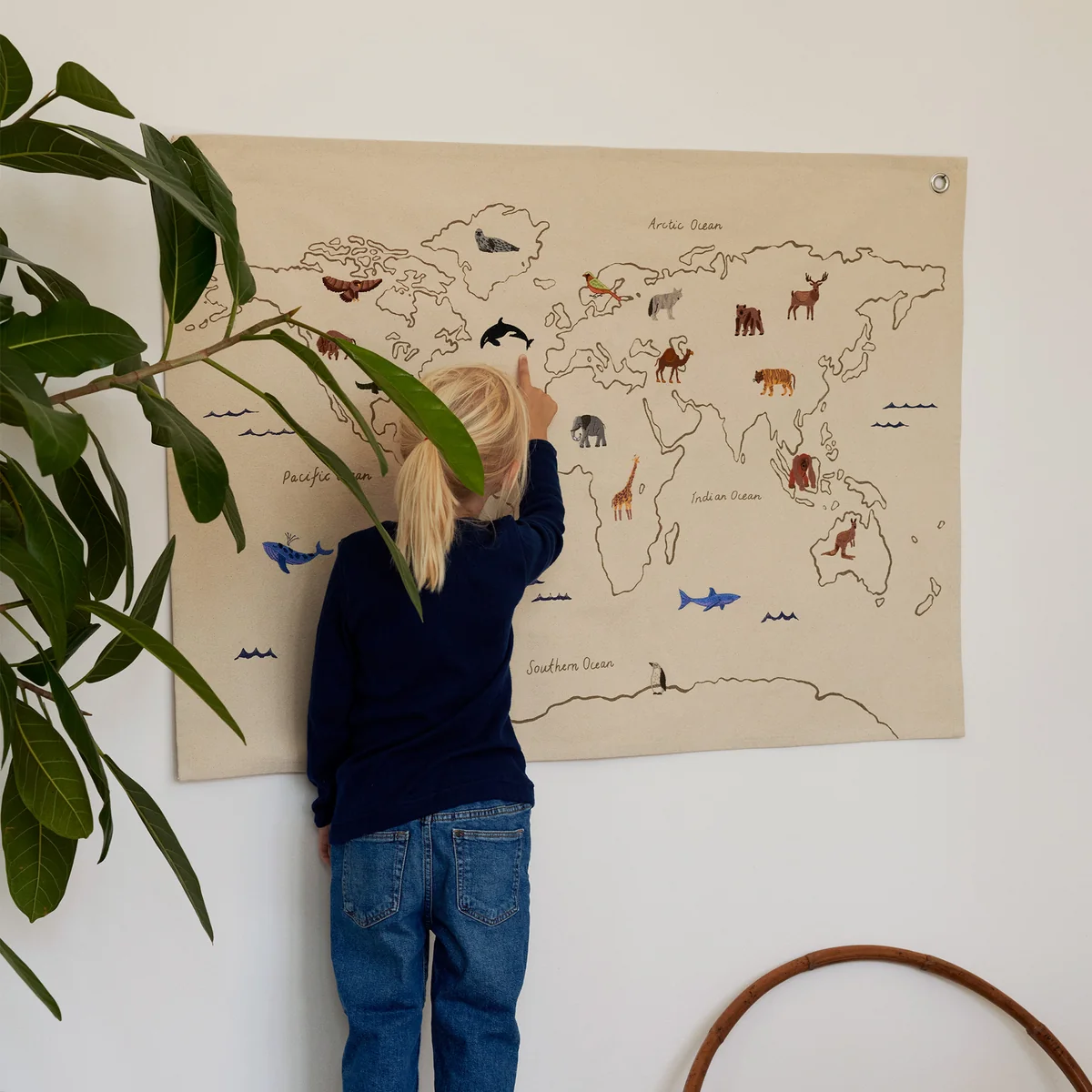 Ferm Living - The World Stofflandkarte, off-white
