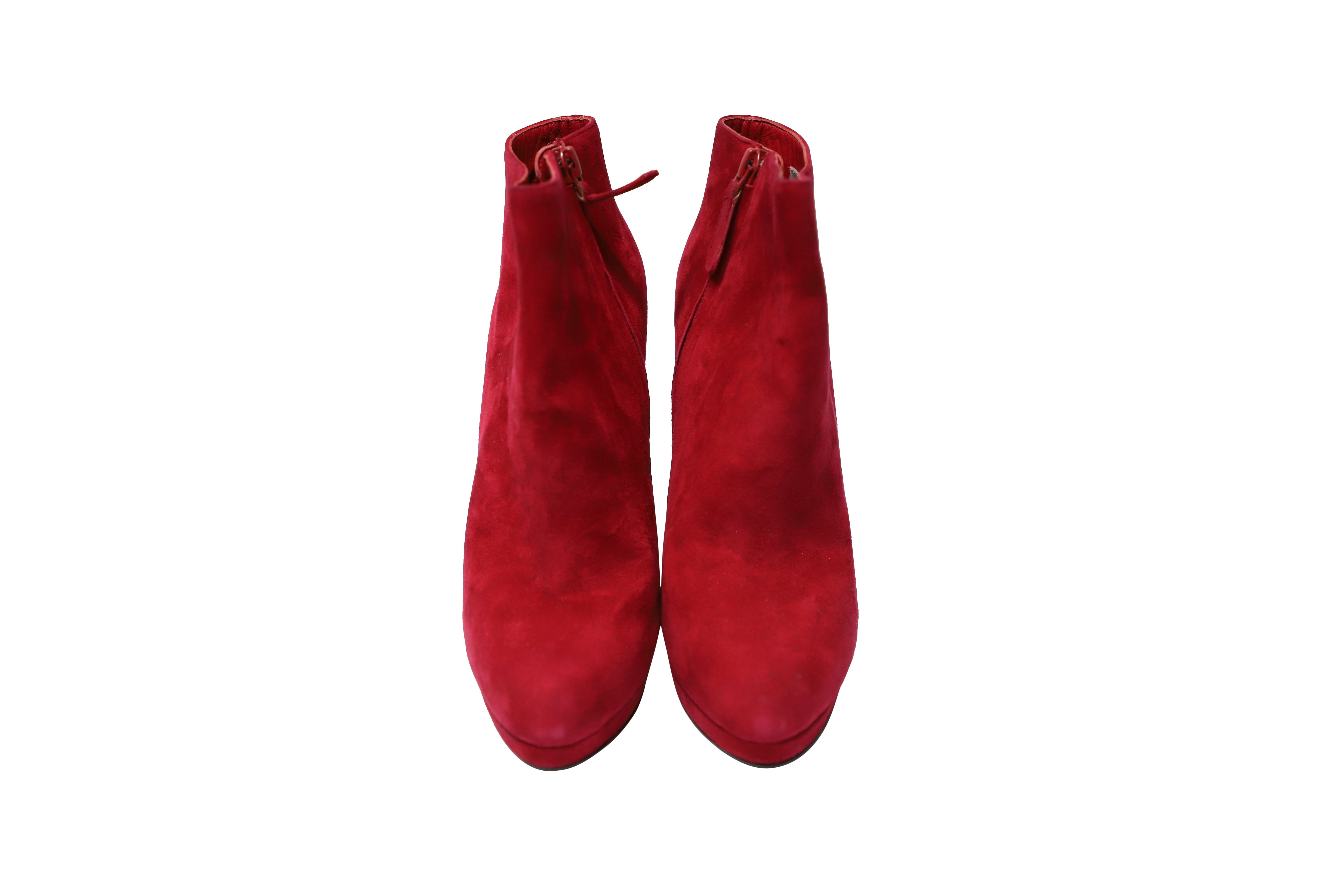 Alexander McQueen Preloved Ankle Boots in Red Suede
