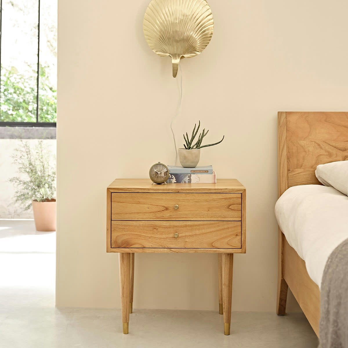 FIFTIES - Table de chevet en mindi massif