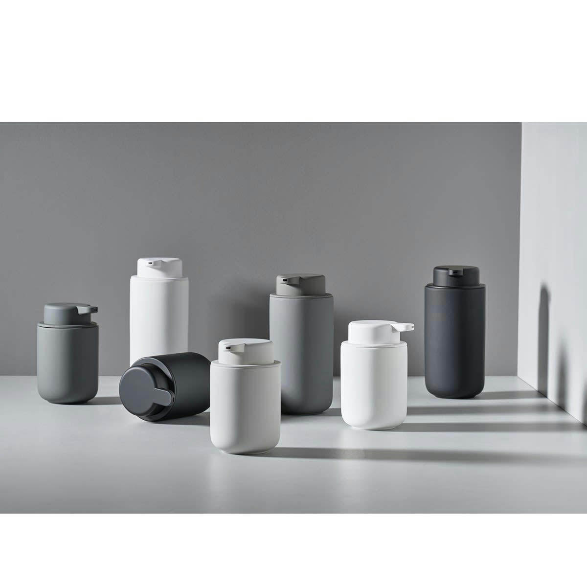 UME - Distributeur de savon en argile noir