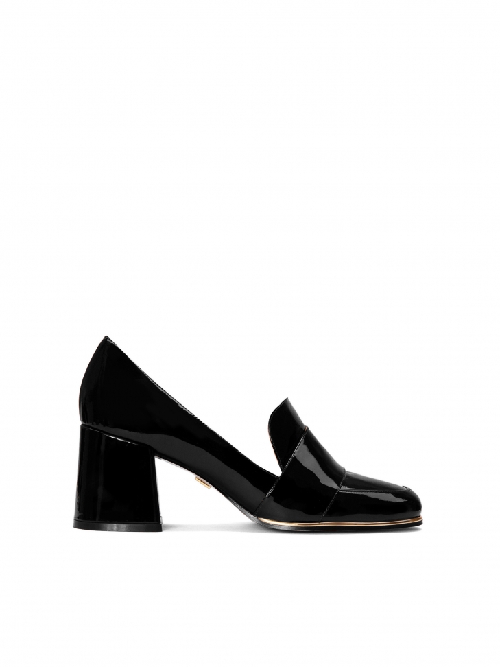 Ladies' black pumps