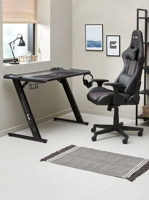 Gamer-bord LINDHOLM m/LED-lys og kopholder sort