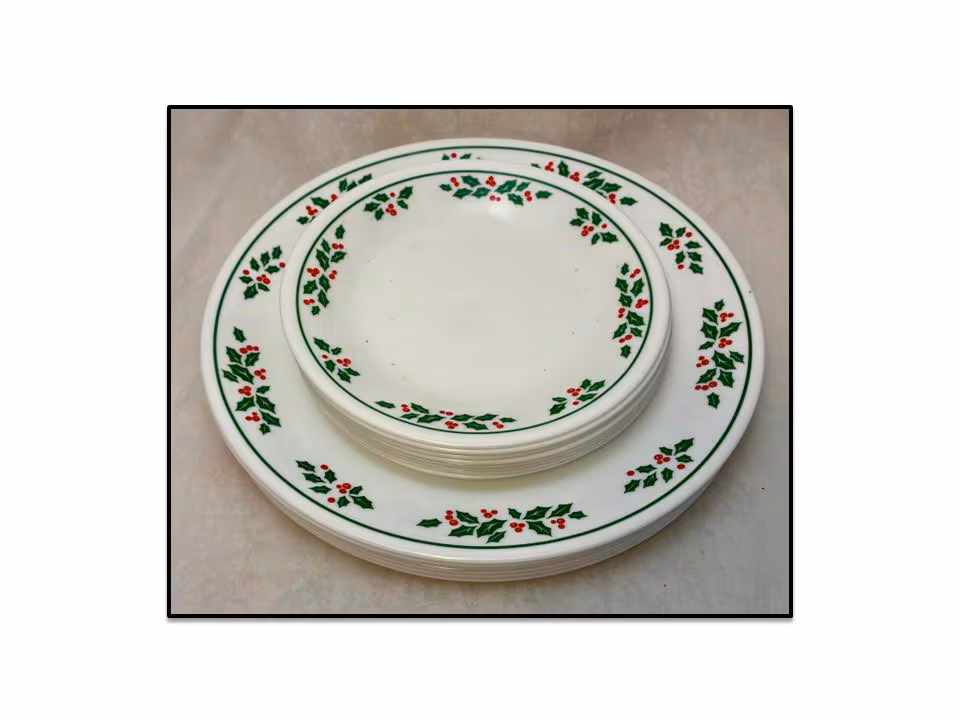 Sixteen Piece Winter Holly Plate Set by Corelle China, Christmas Plate Set, 8 Dinner Plates, 8 Side Plates, Excellent Condition
