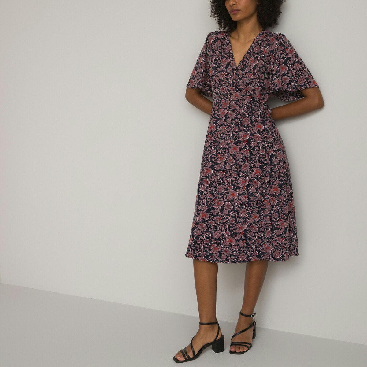 Robe cache-coeur, manches courtes papillon