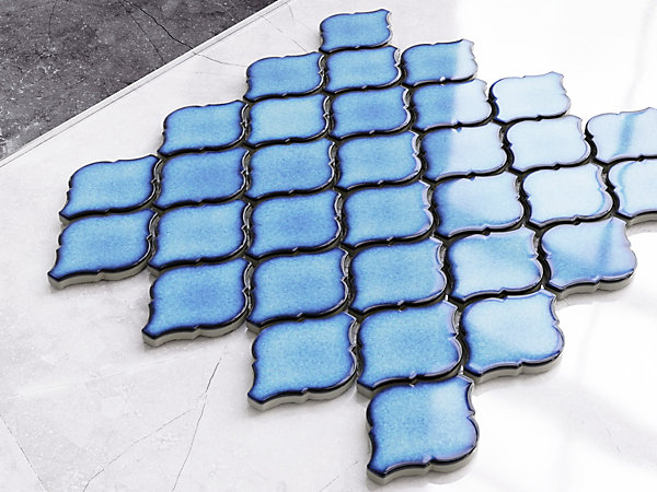 Mosaïque sur résille pour salle de bain et cuisine en céramique - 28.2 cm x 25.2 cm - Blue arabesque