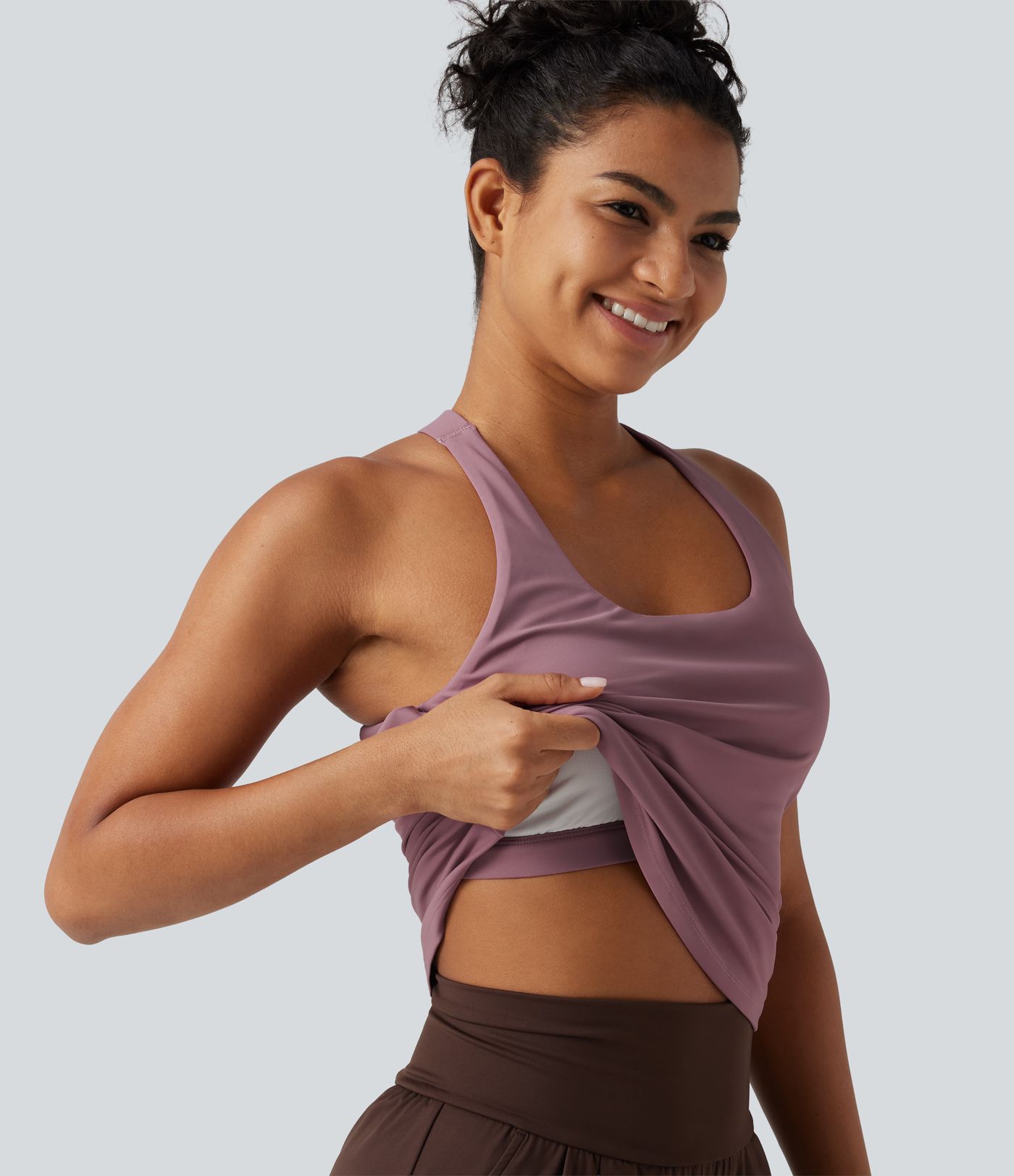 Débardeur de yoga à encolure U, toucher frais, séchage rapide, coussinets amovibles et protection solaire UPF 50