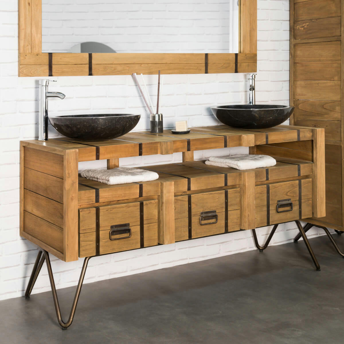 - Meuble double sous vasque en bois et acier L160cm