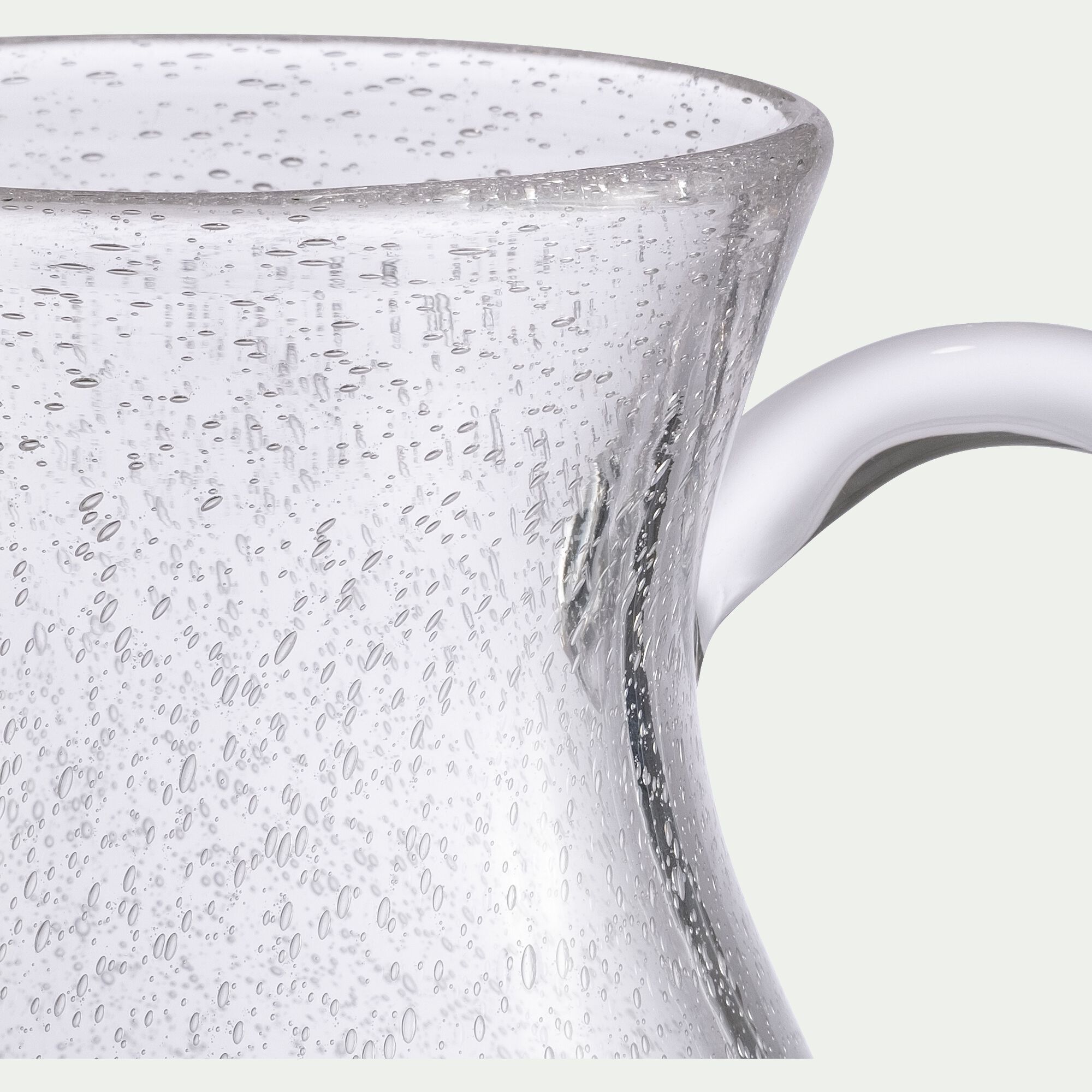 BULLA - Carafe avec anse en verre bullé 1,5L - transparent