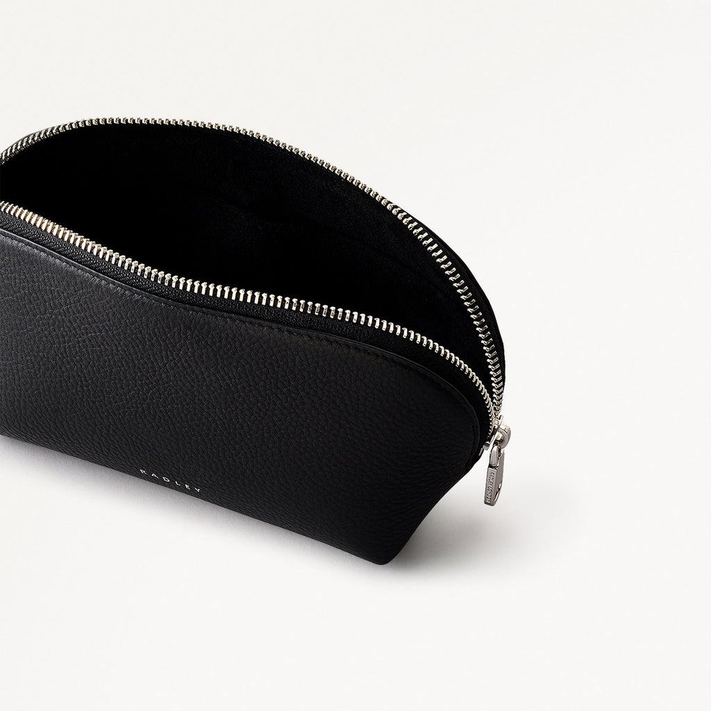 Commute Street - Medium Makeup Bag