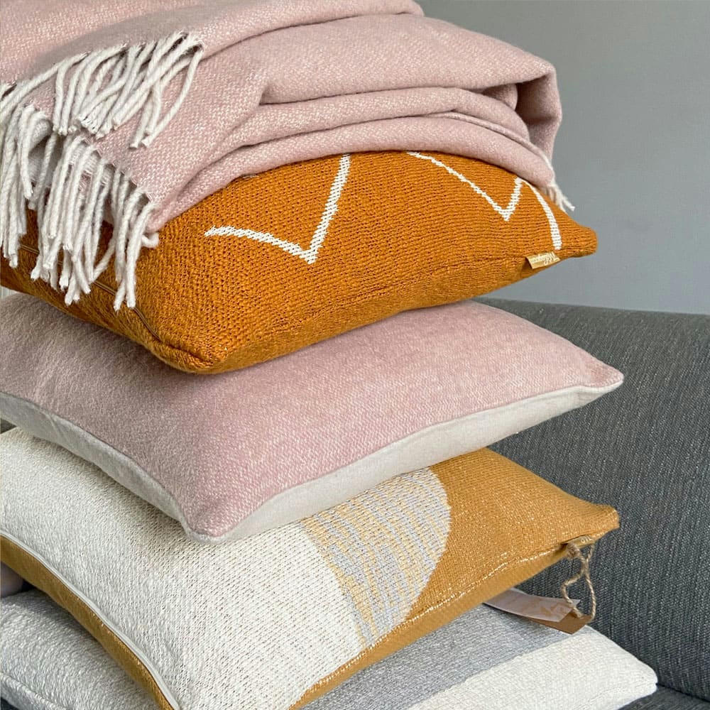 FANTASY - Coussin tricoté jaune 50x50