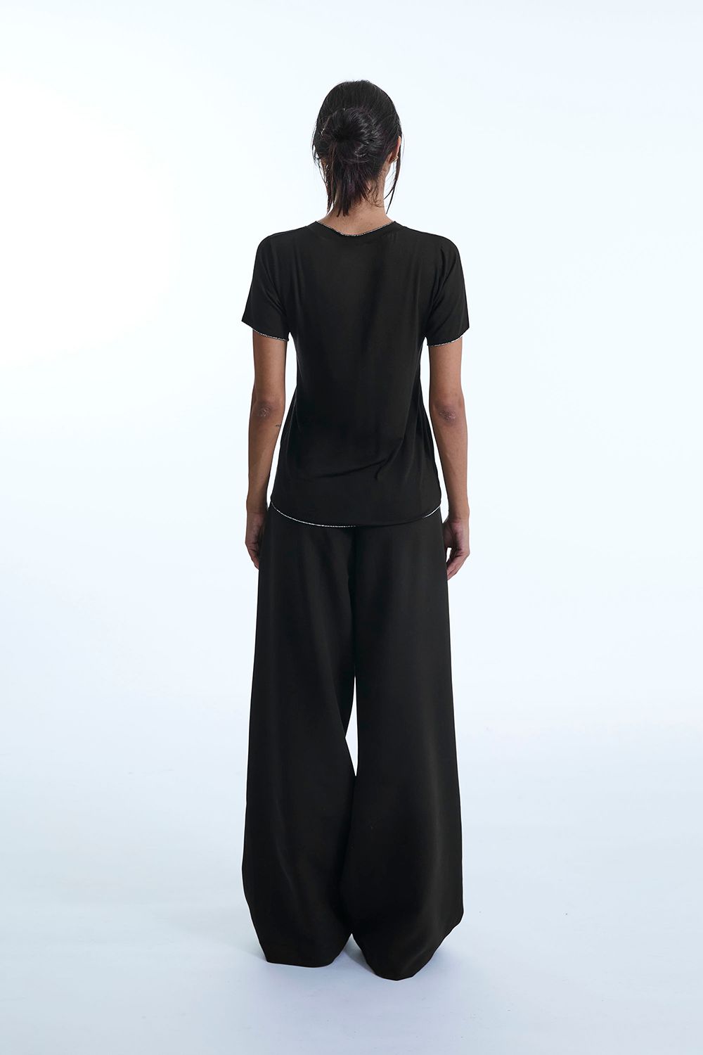 James Lakeland V-neck Black T-shirt