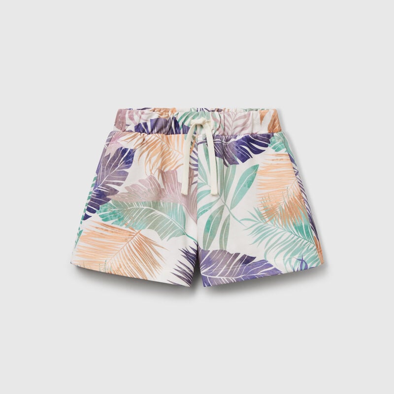 Shorts with tropical print