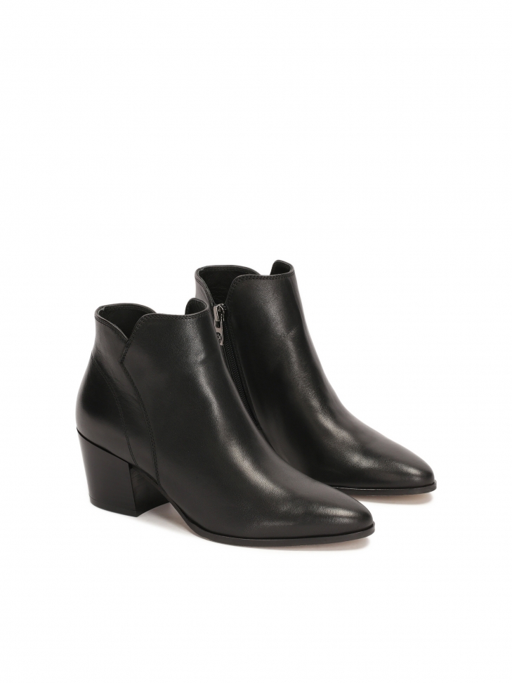 Ankle boots with a wide heel