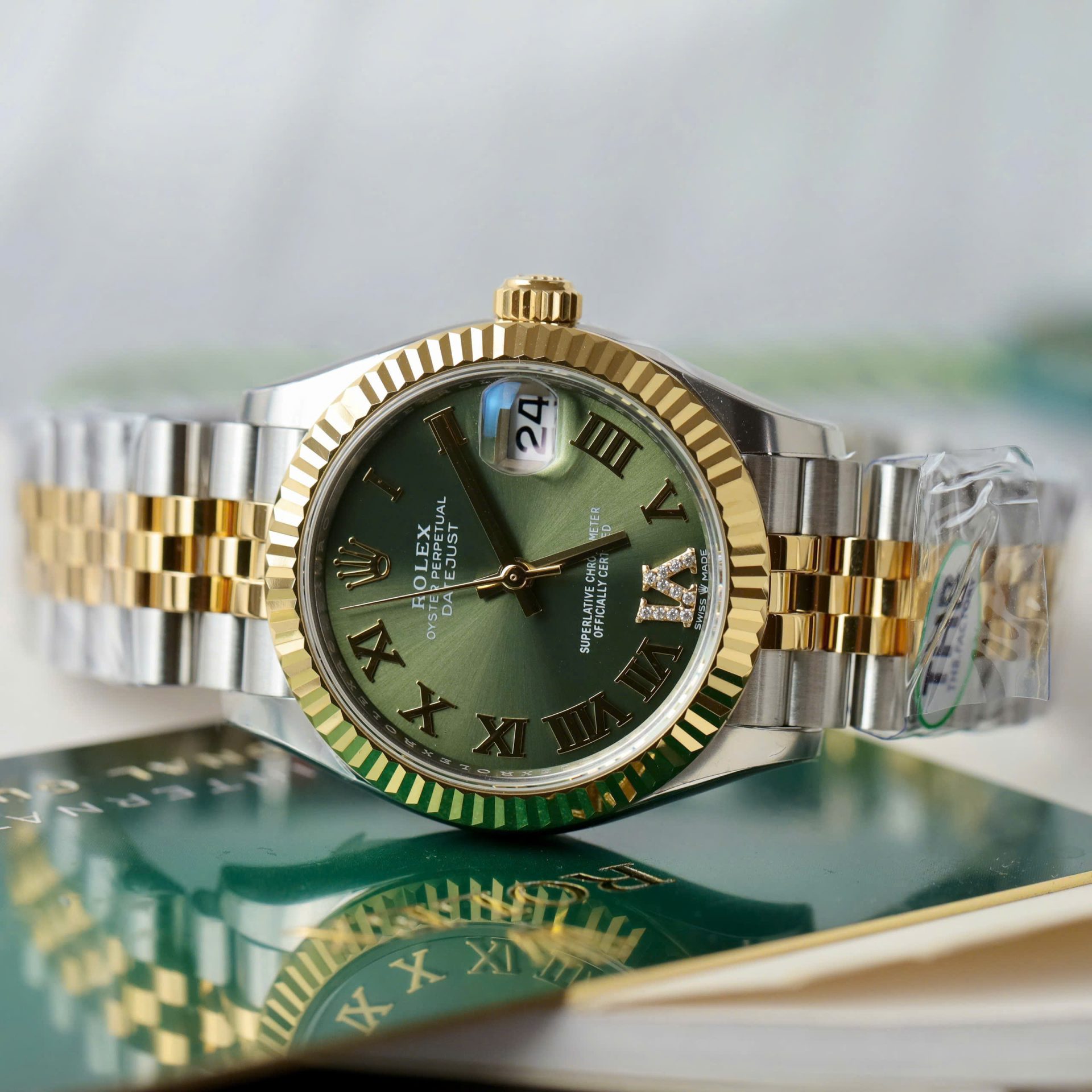 Rolex Datejust SS/YG Plated Olive Roman Dial CZ Diamonds 31mm Jub Replica