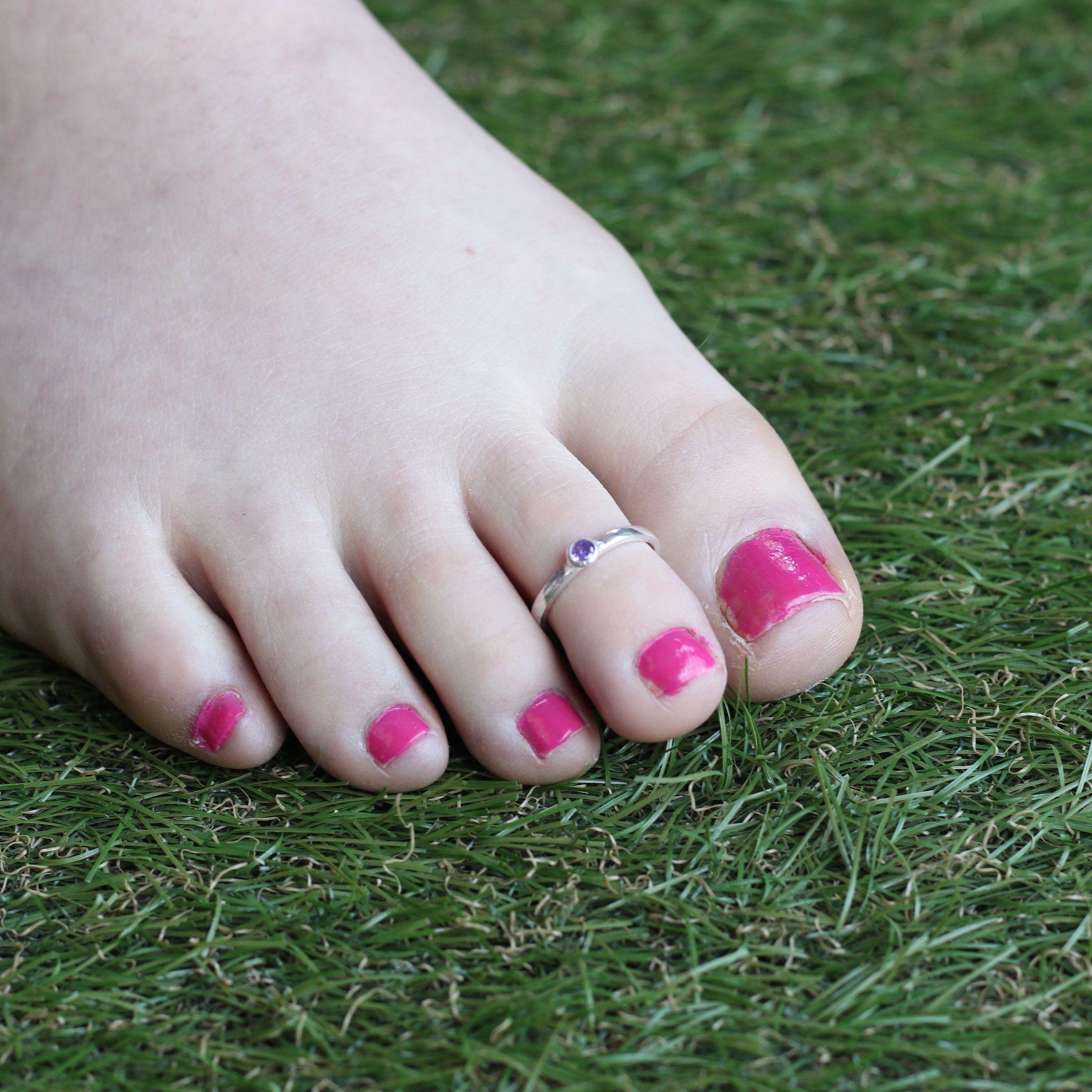 The Colourful Aura Purple Stone Pure Silver Adjustable Bichiya Toe Ring