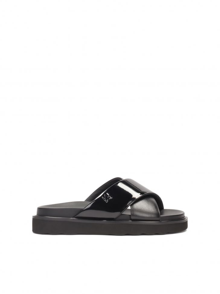 Black mules made of two types of leather