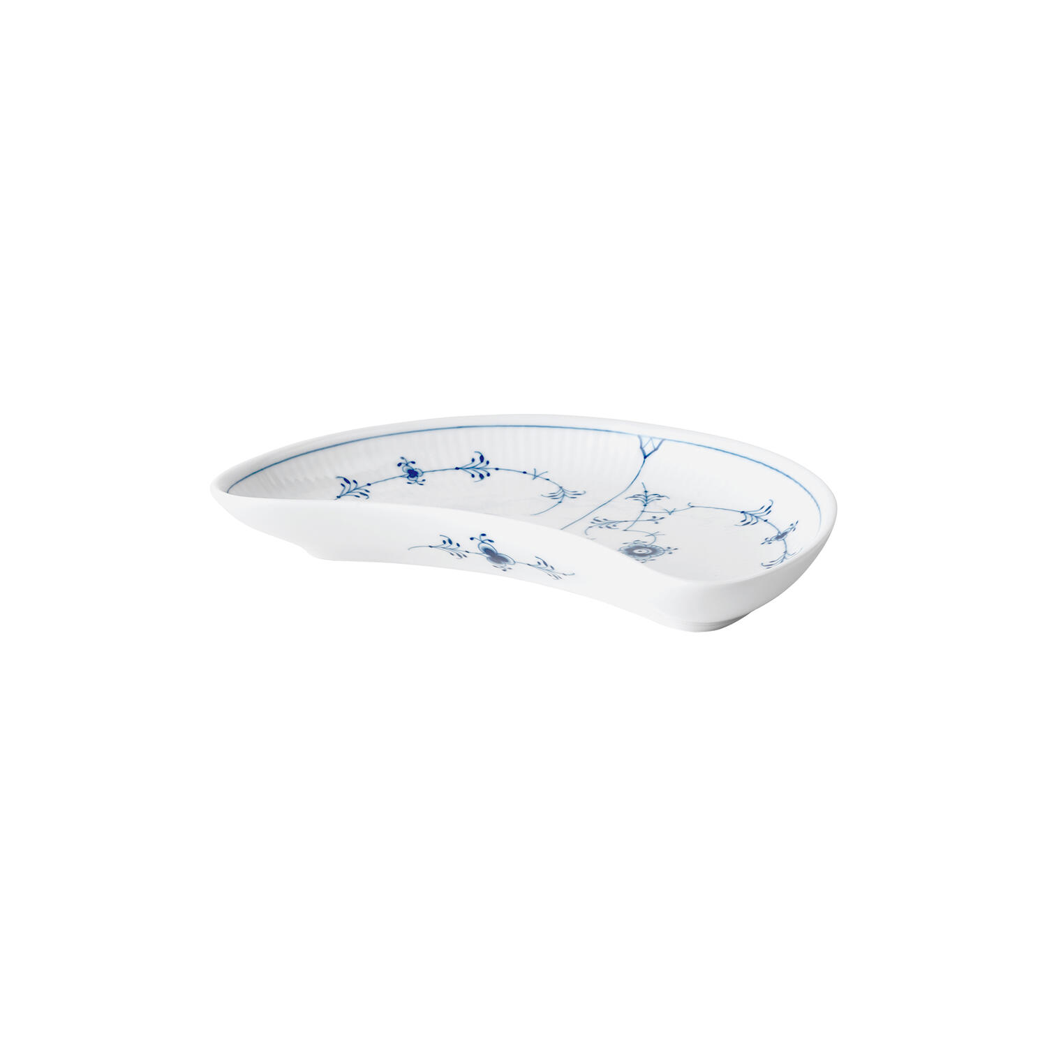 Musselmalet Riflet asiet halvm&aring;neformet 22 cm