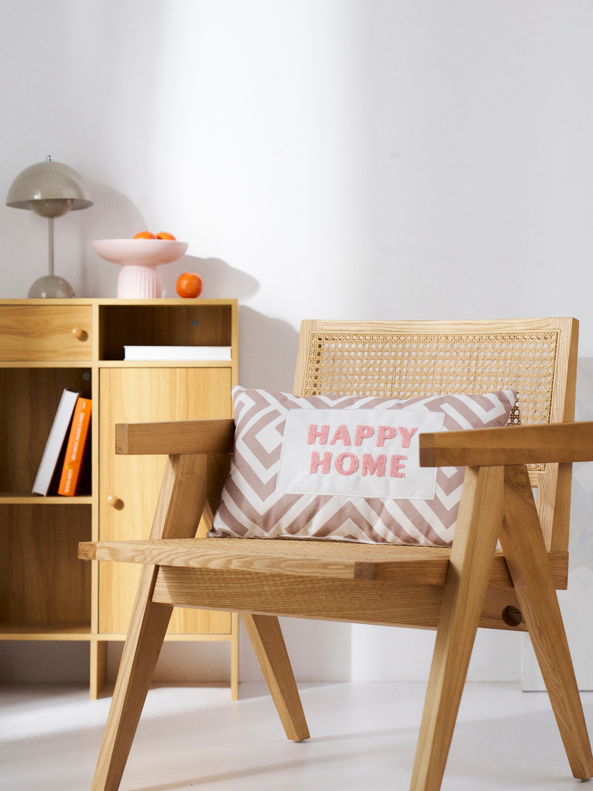 Poduszka dekoracyjna z napisem HAPPY HOME
