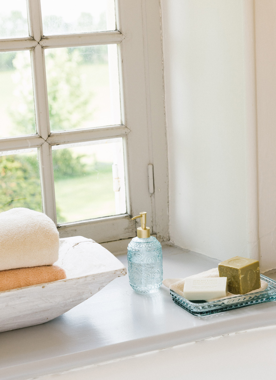 PLATEAU DE SALLE DE BAIN EN VERRE MOTIF FLEUR BLEU CLAIR