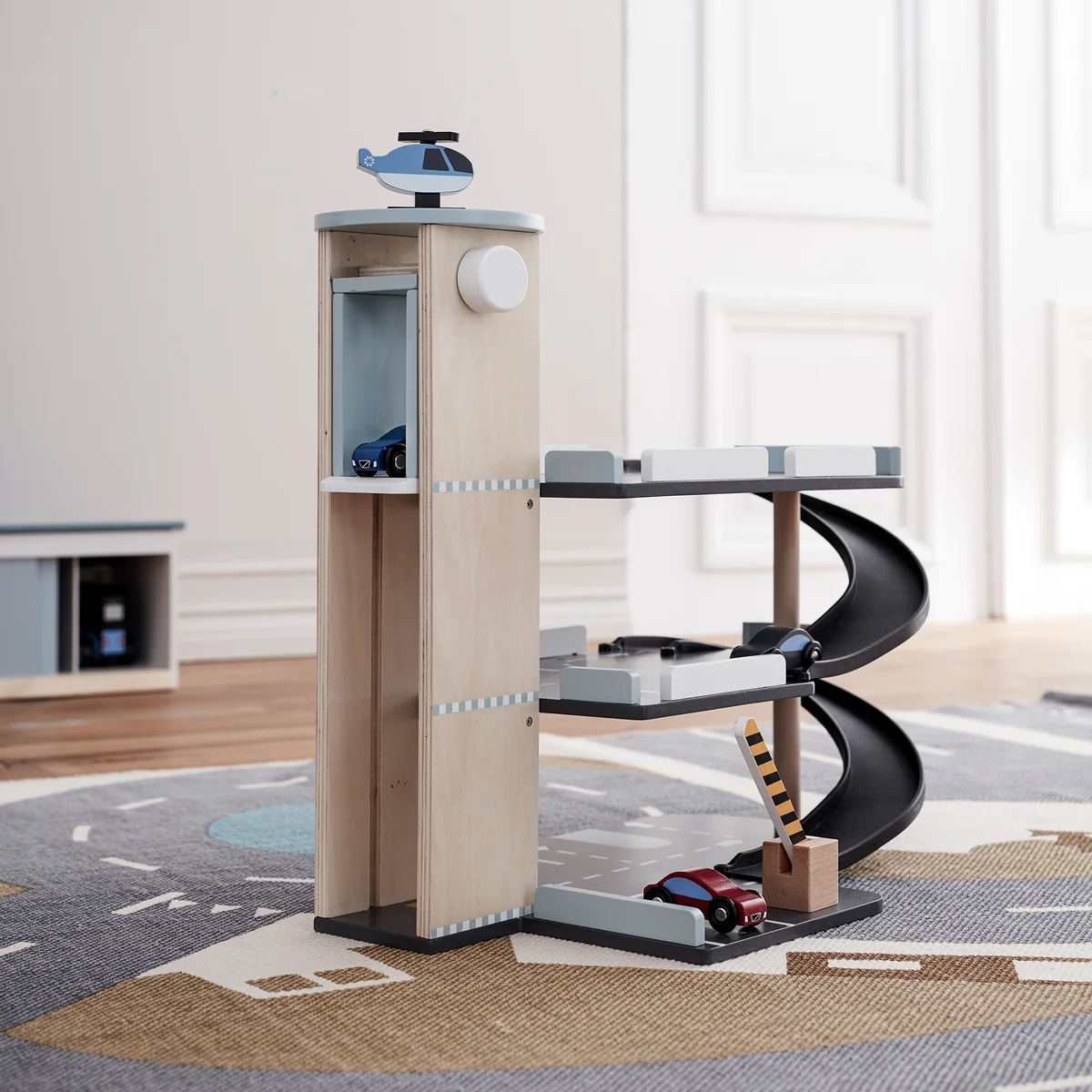 Kids Concept - Aiden Parkhaus mit Zubehör, bunt (5er-Set)