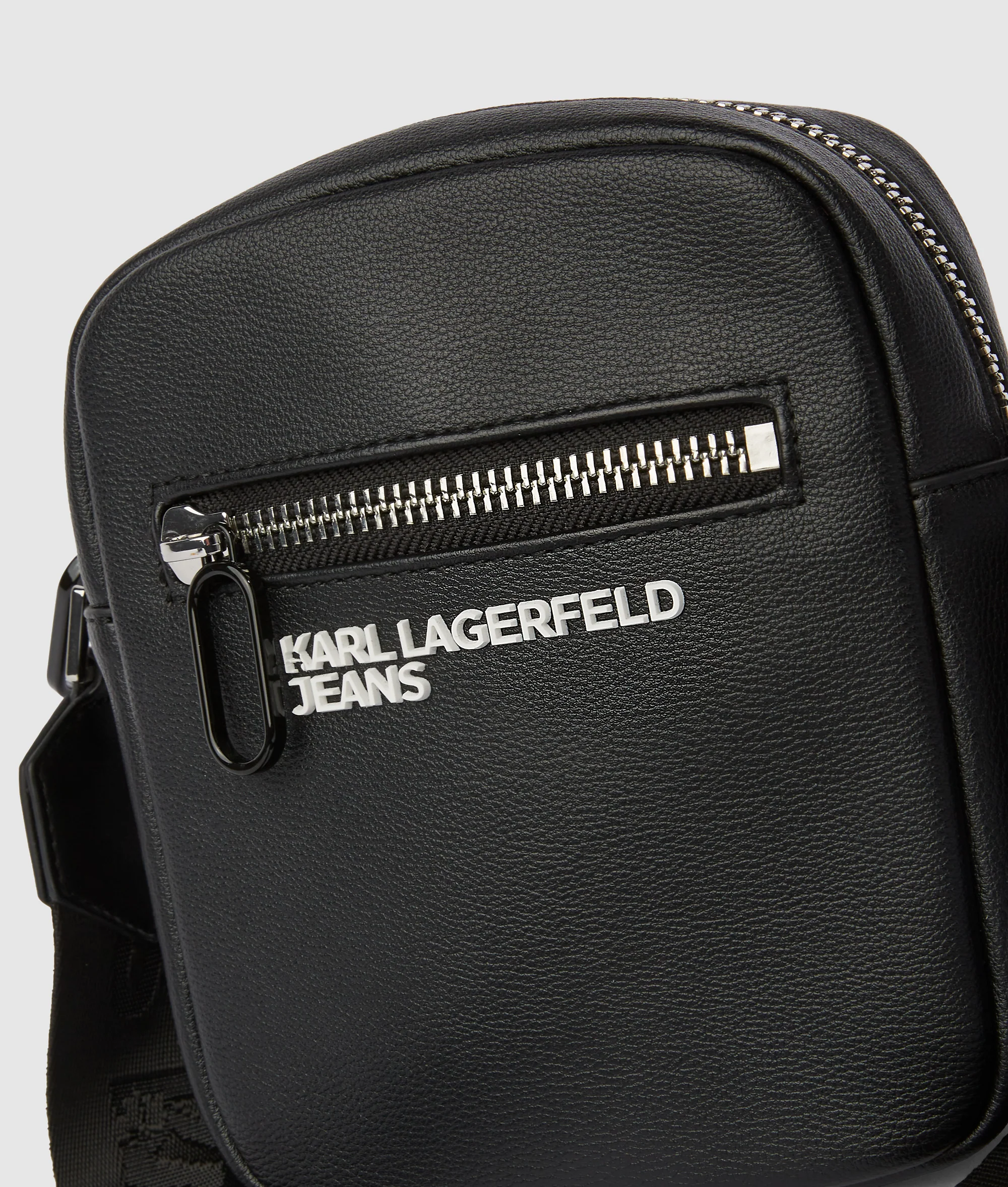 Sac bandoulière en simili cuir