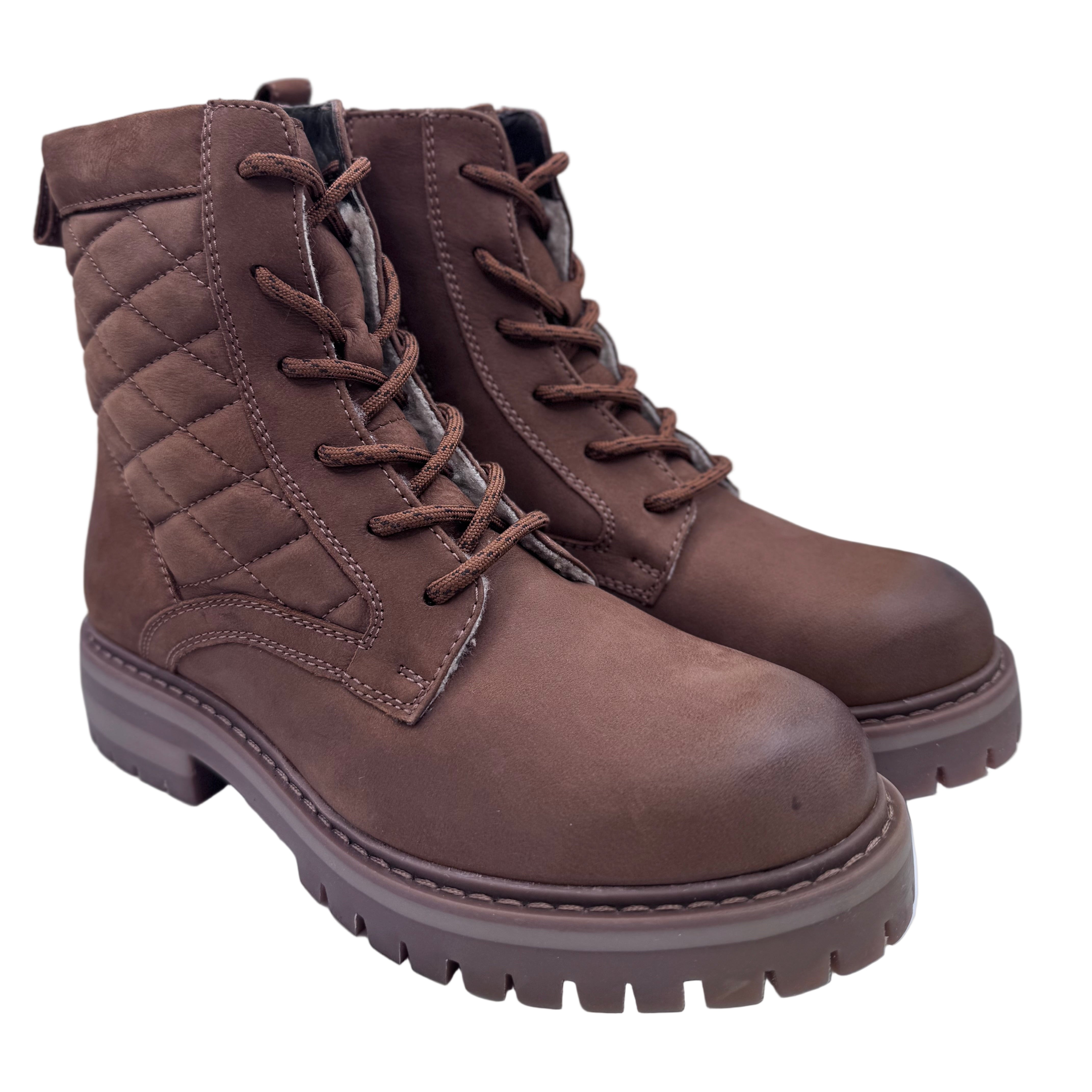 SCHNÜRBOOTS