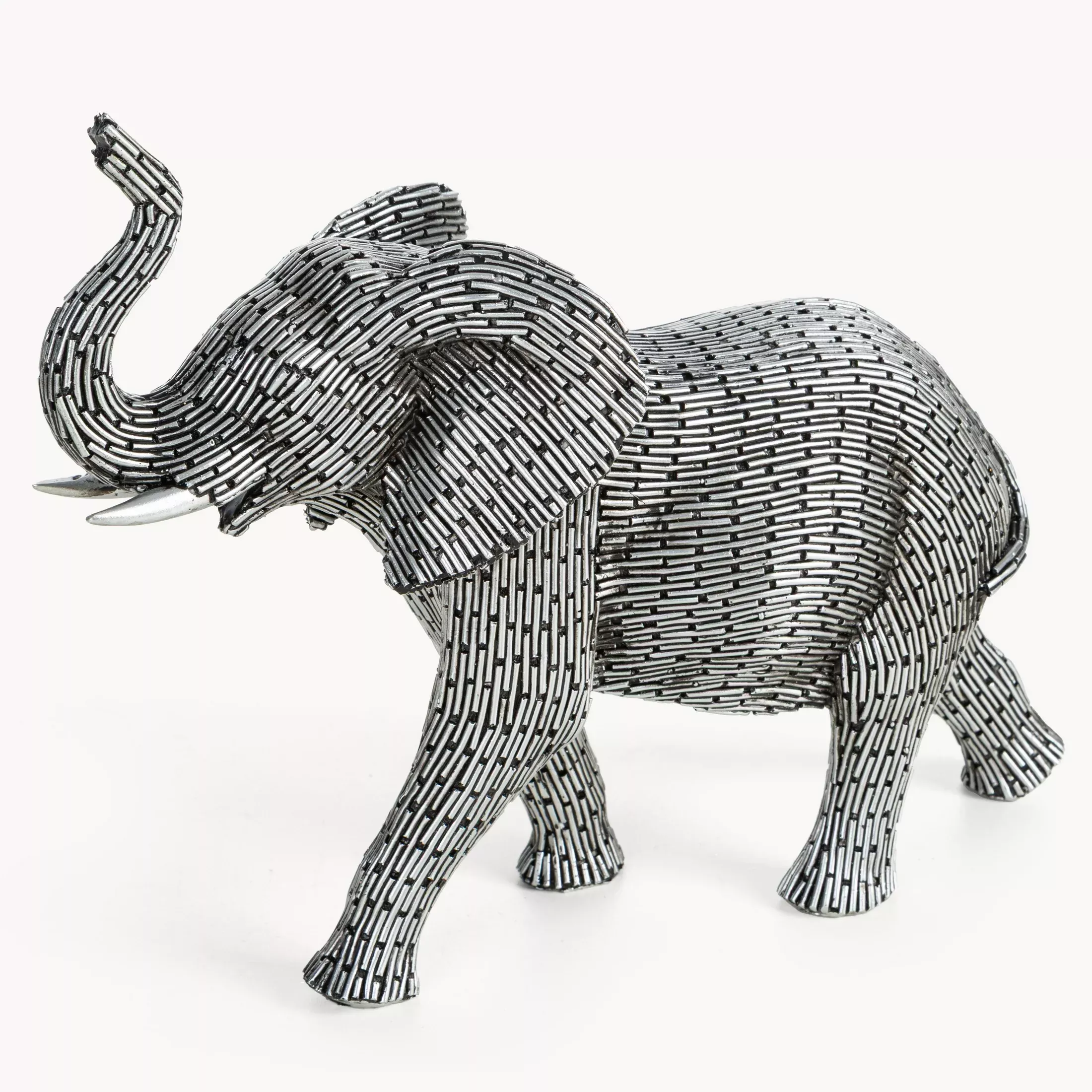Figurka srebrna w kształcie słonia z metaliczną geometryczną strukturą 27x10x21 cm ZURI