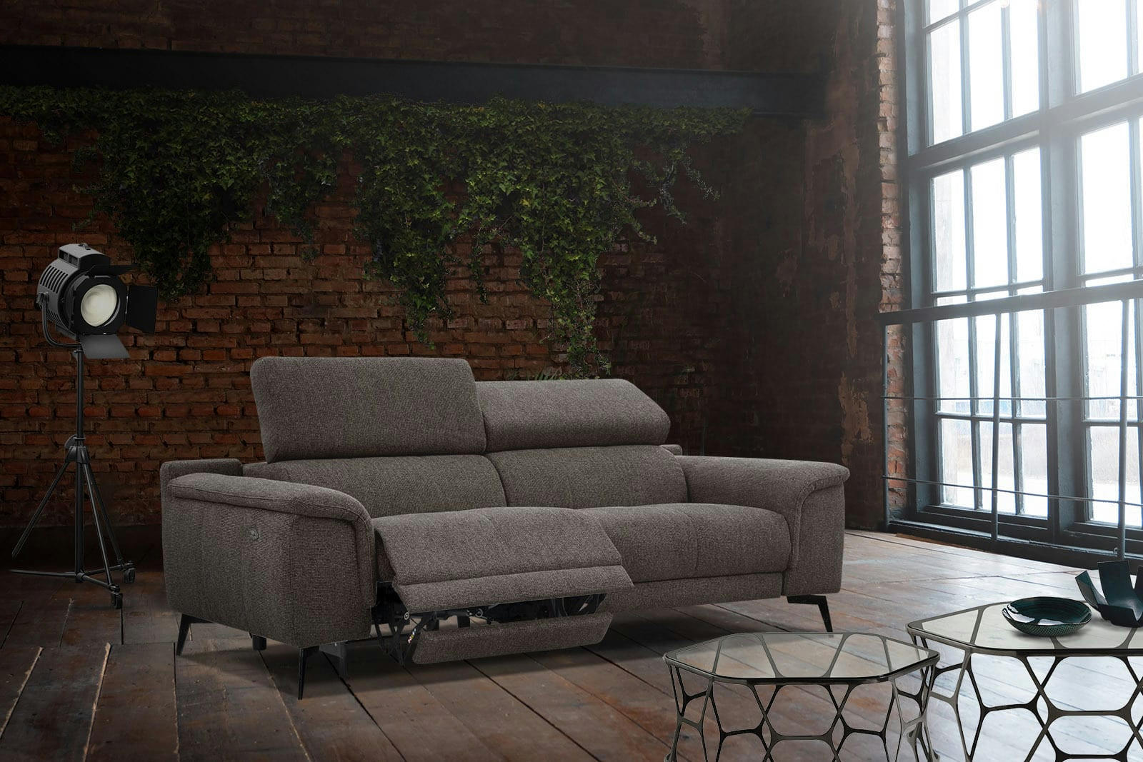 FIERO - Canapé 3 places XXL avec une relax électrique côté gauche tissu marron