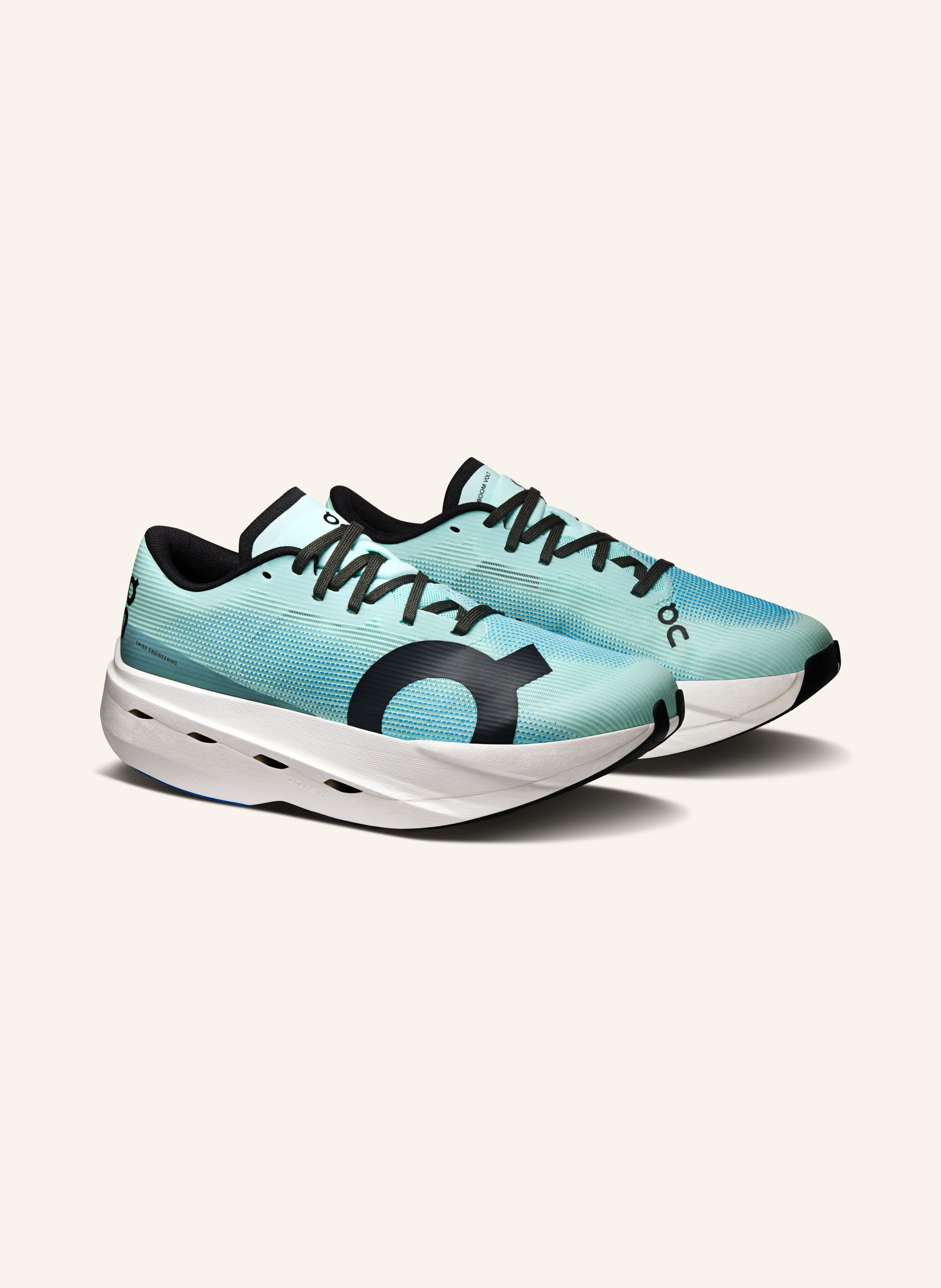 On Laufschuhe CLOUDBOOM VOLT
