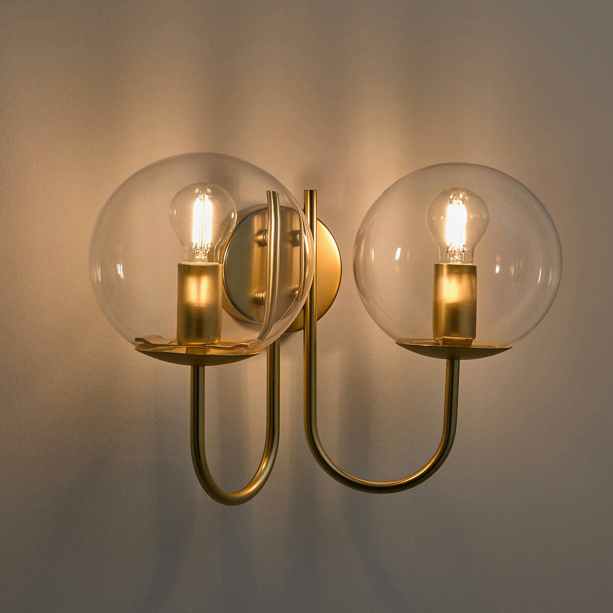Applique double laiton et verre, Moricio